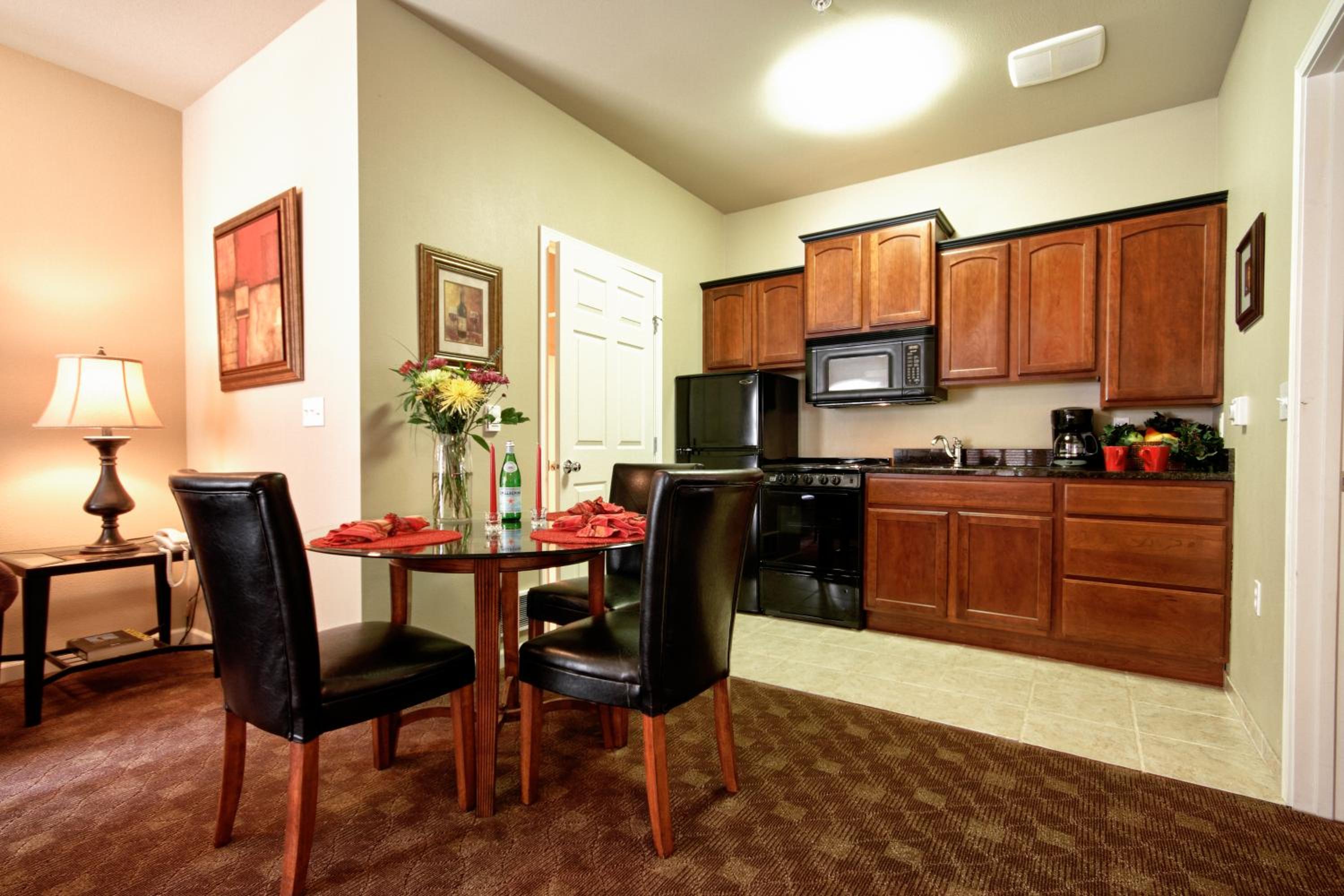 Two-Bedroom Suite - Photo 3
