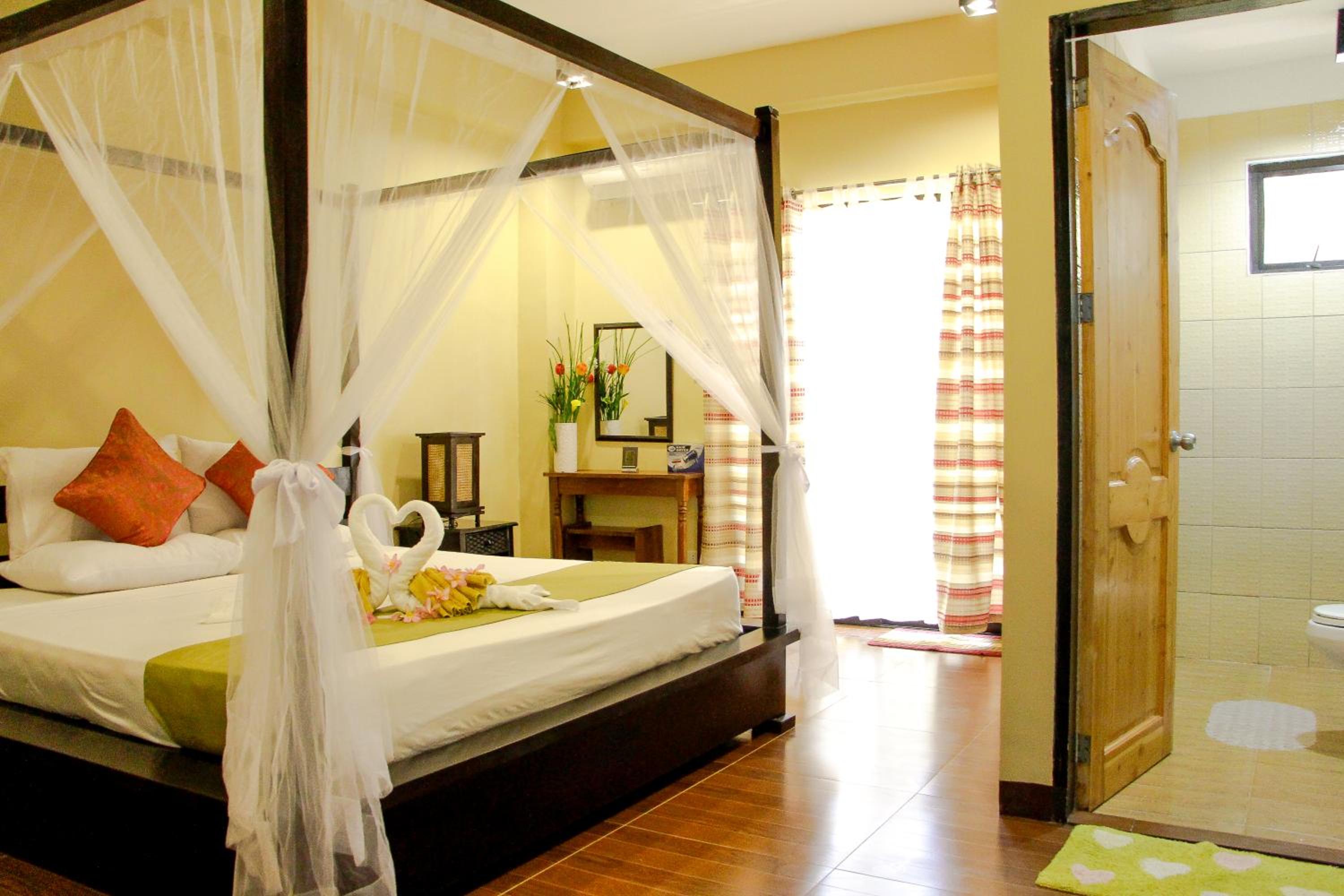 Deluxe Double Room with Garden - Photo 12