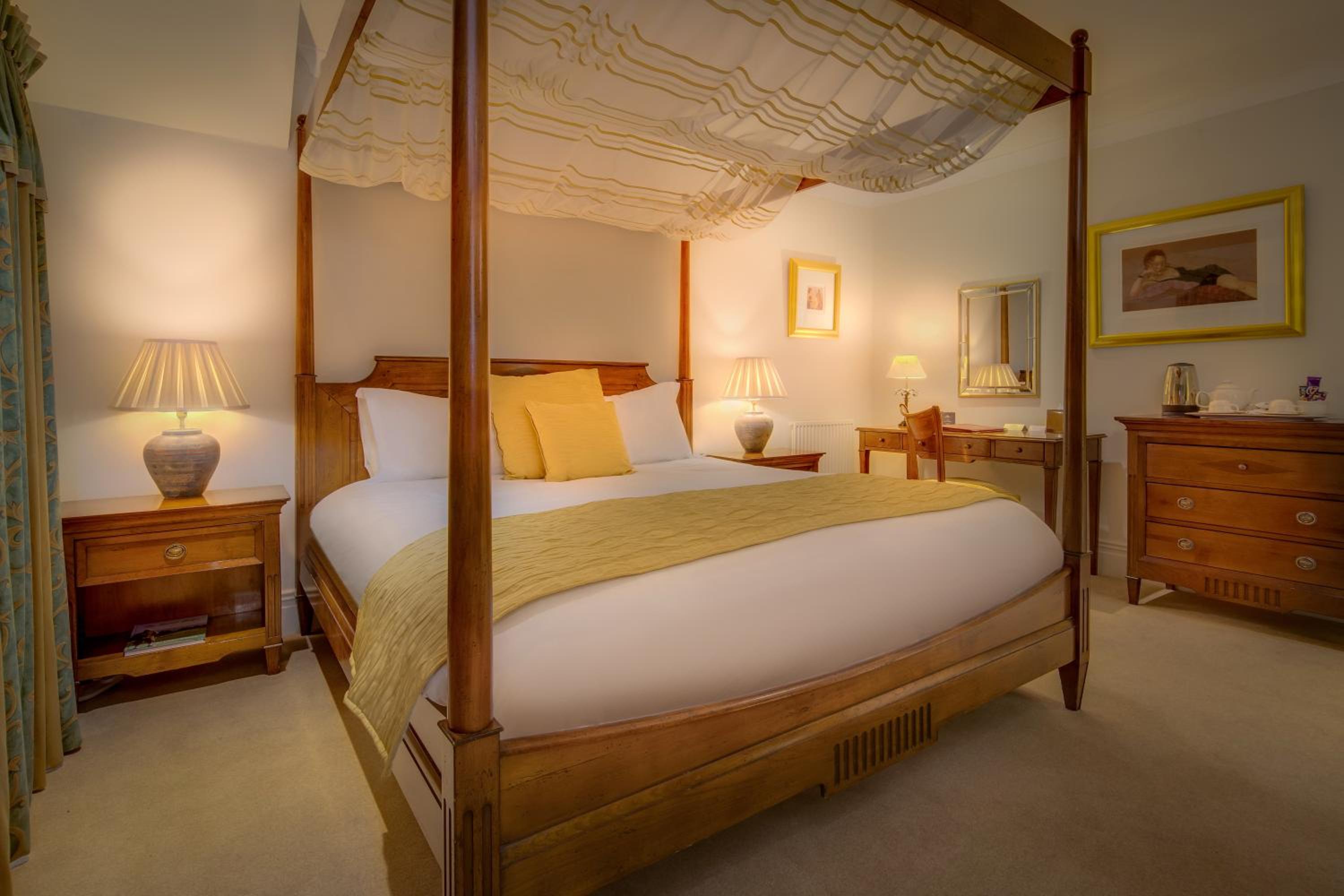 Queen Suite - Photo 9