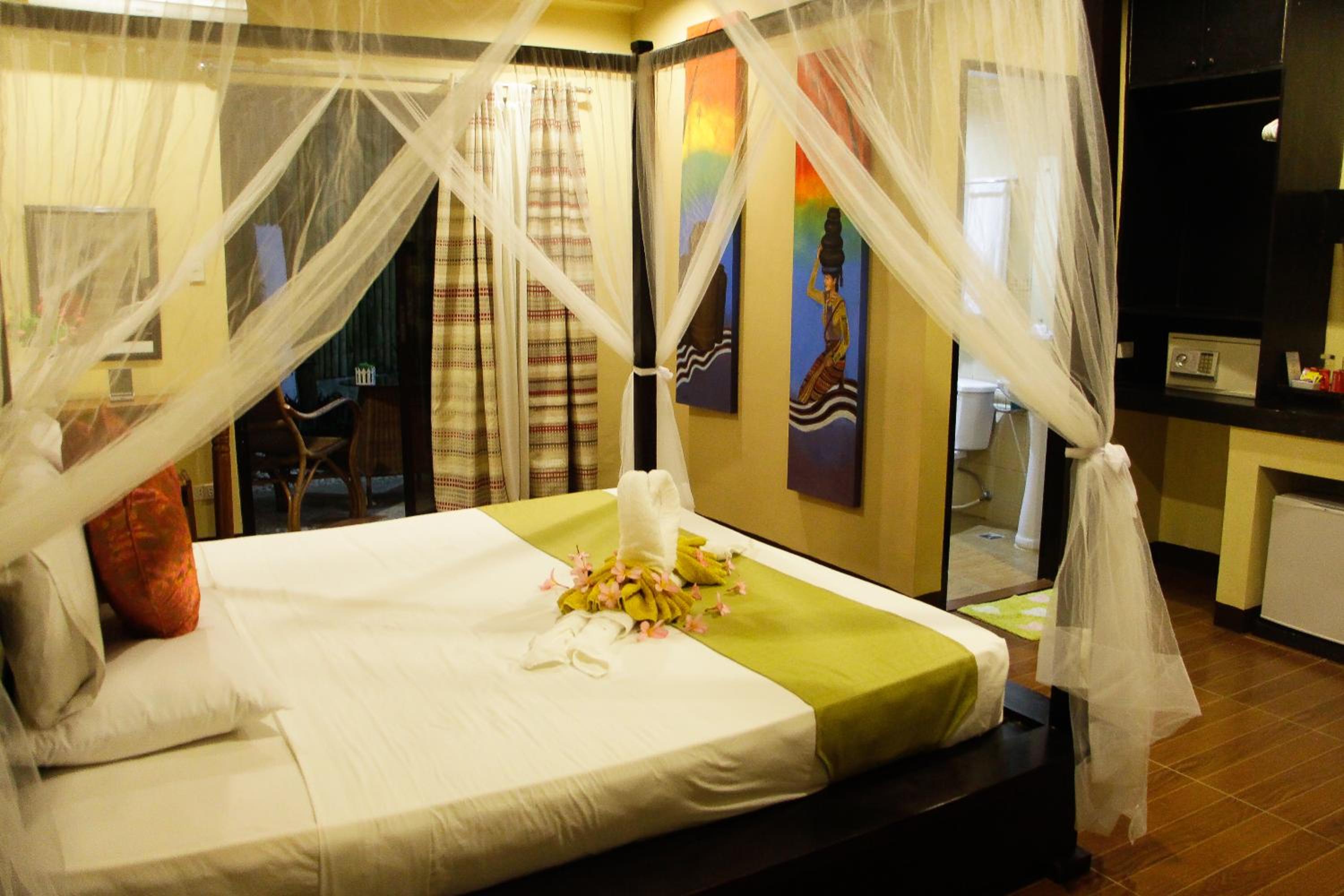 Deluxe Double Room with Garden - Photo 8