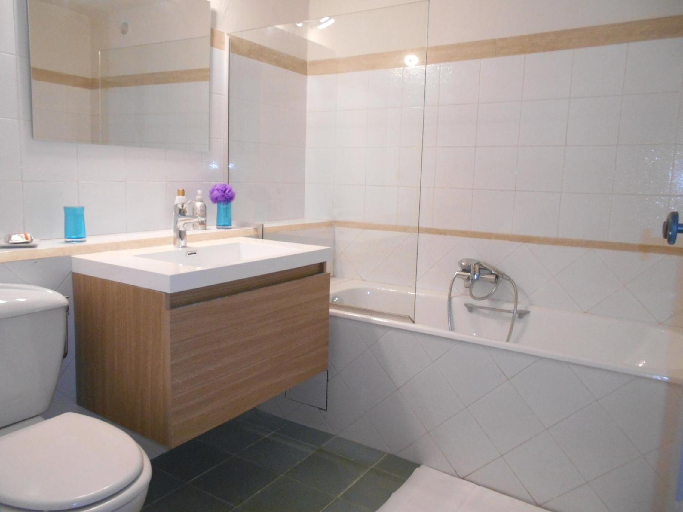 One-Bedroom House photo 1