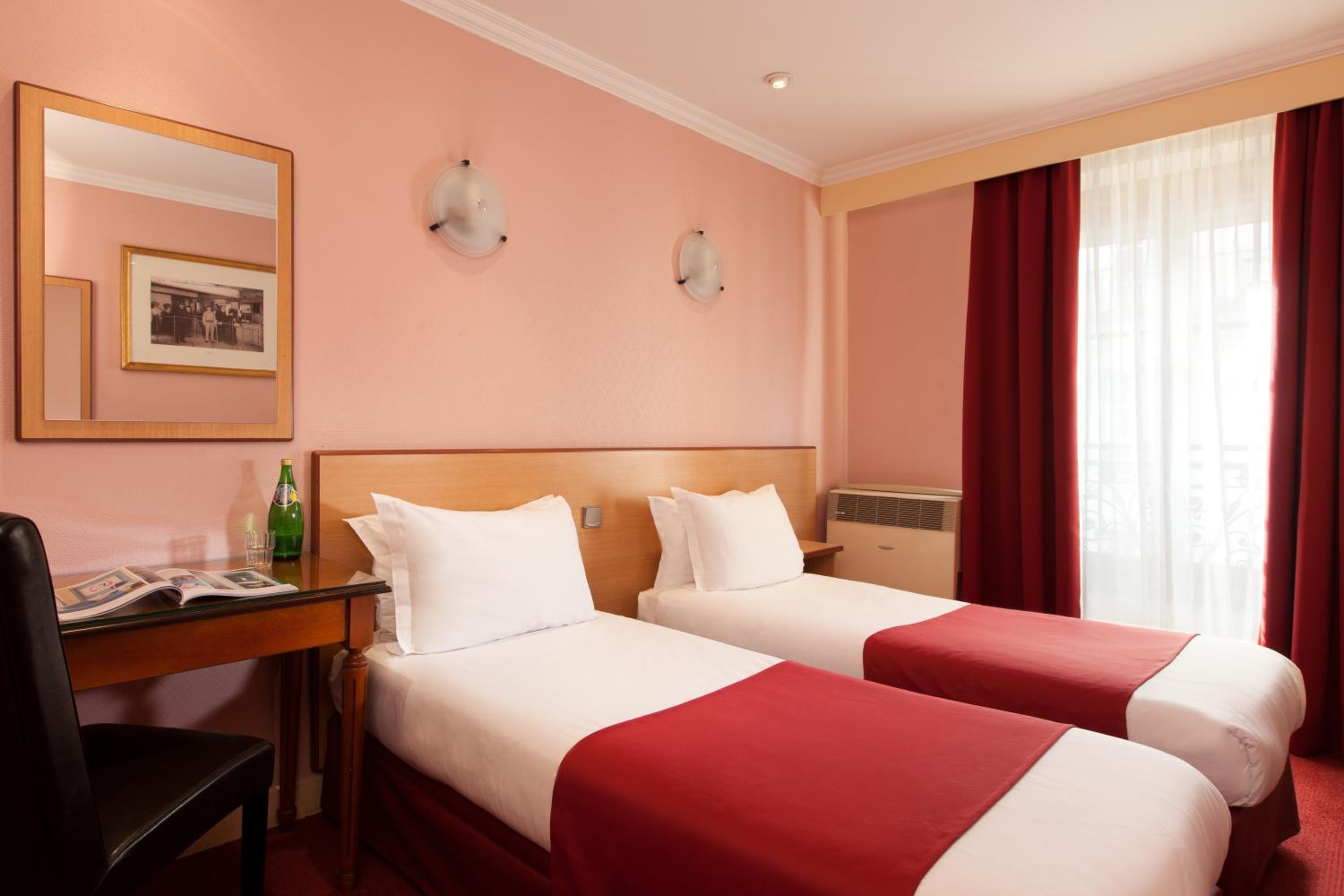 Standard Twin Room photo 1