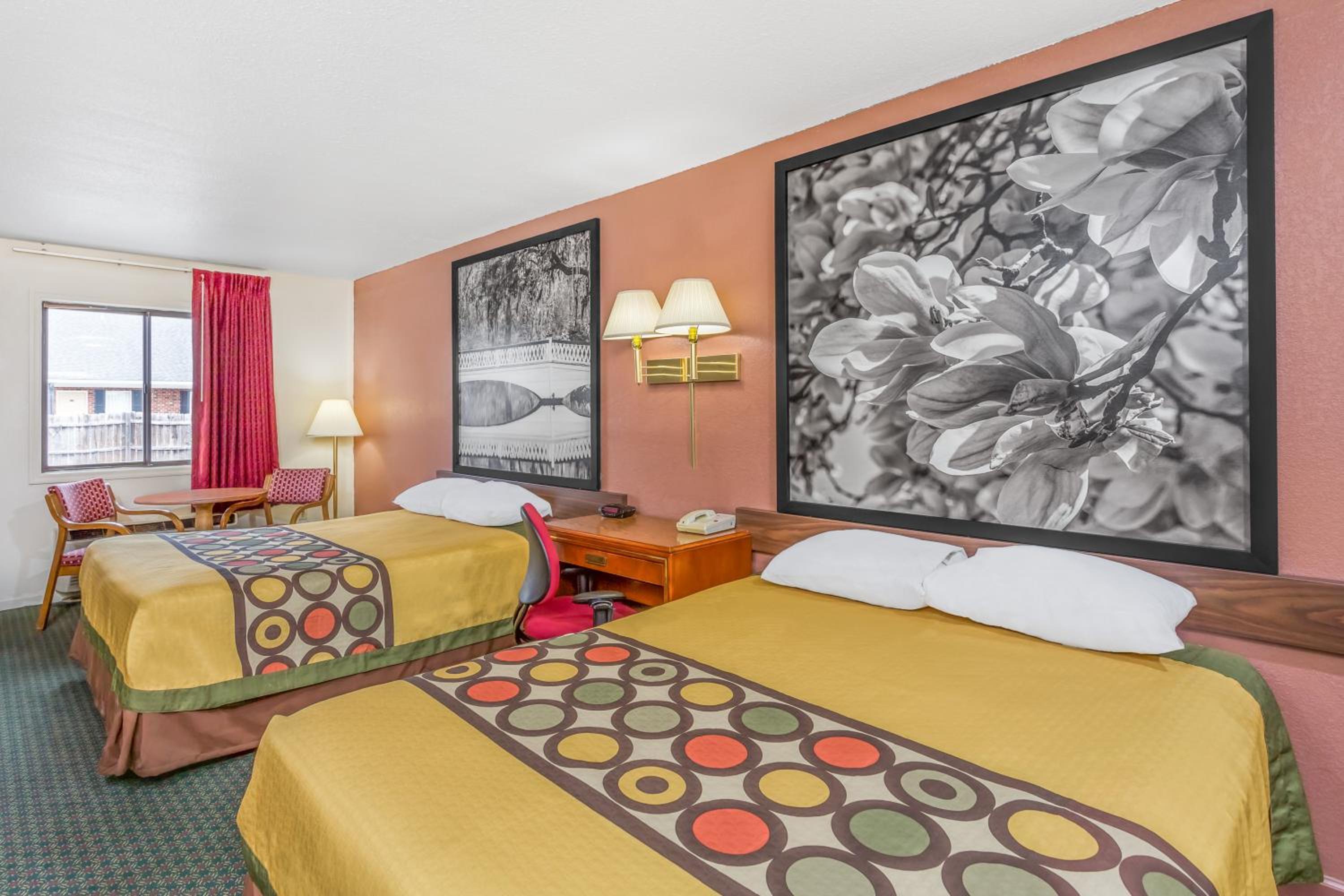 Double Room with Two Double Beds - Mobility Access/Non-Smoking - Photo 1