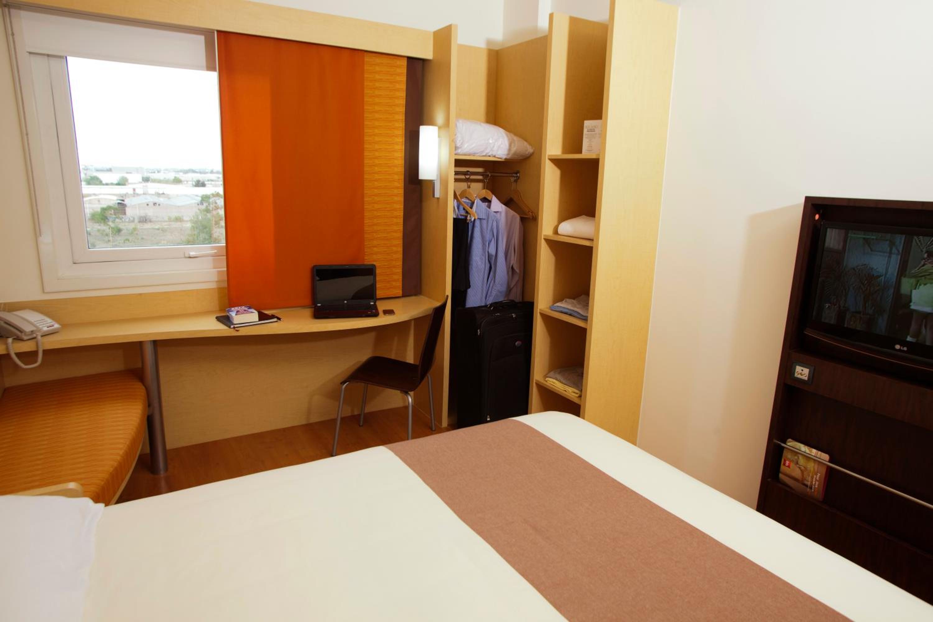 Double Room - Photo 4