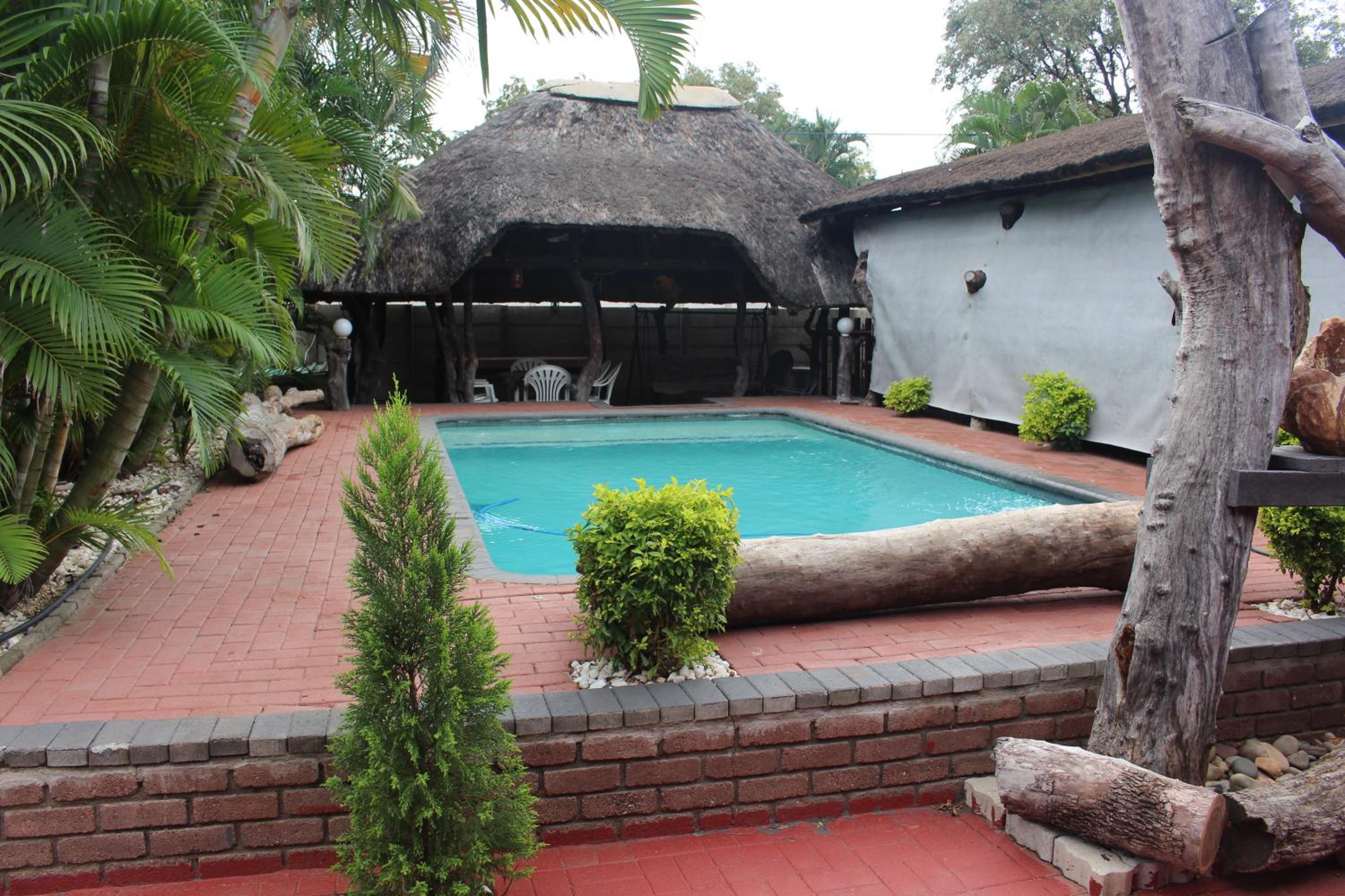 One-Bedroom House - Photo 2