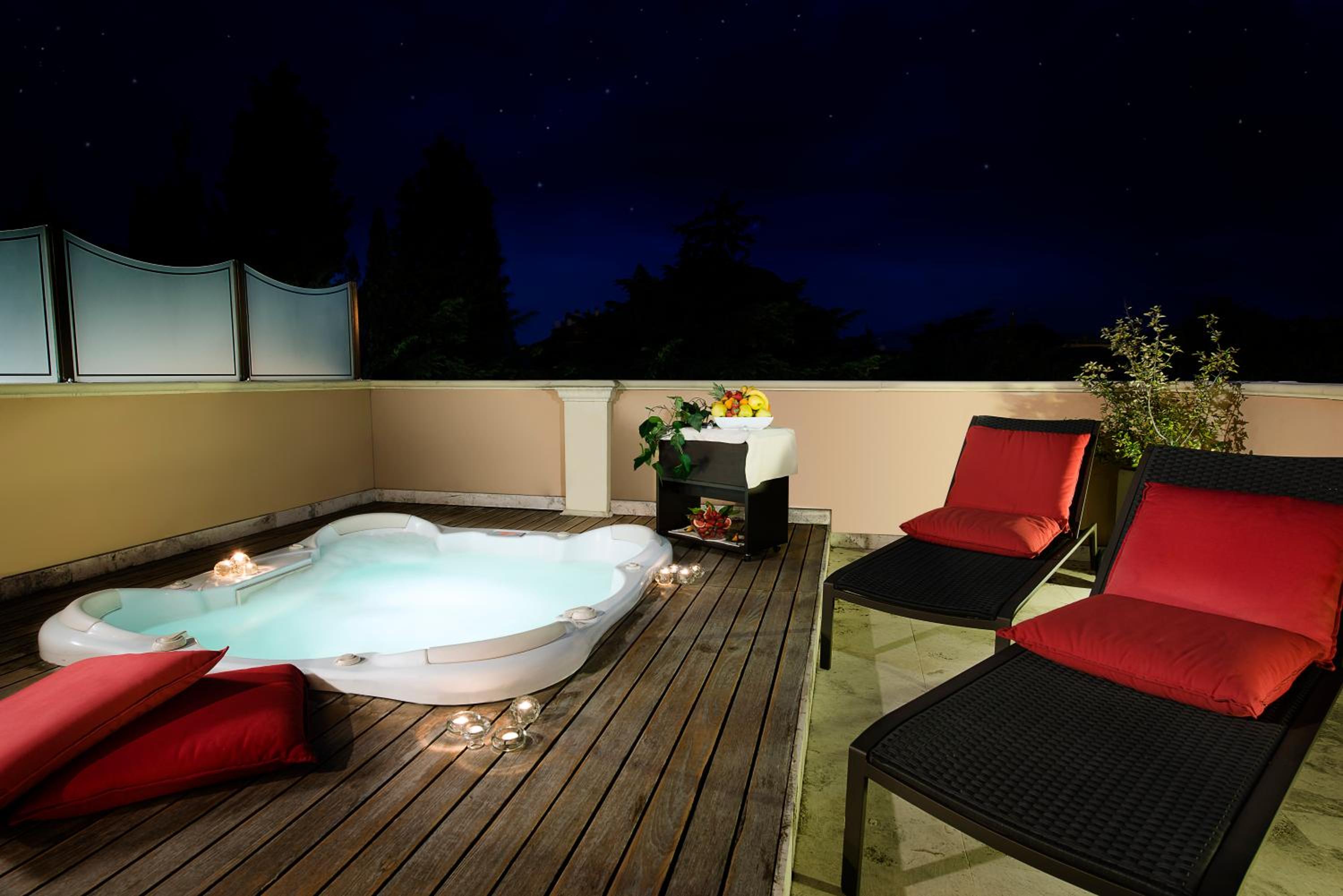 Double Room with Terrace and Hot Tub photo 3