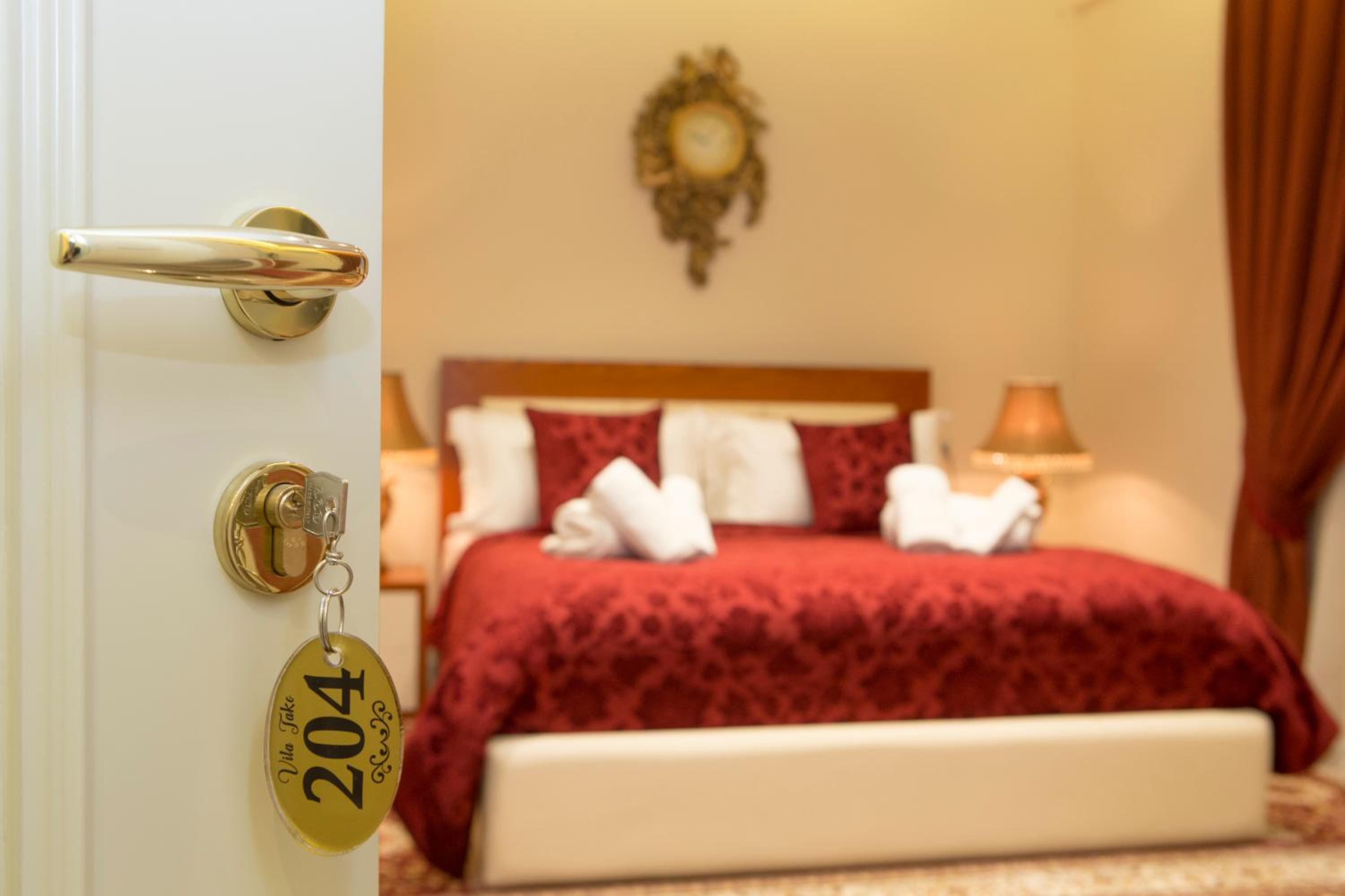 Deluxe Queen Room