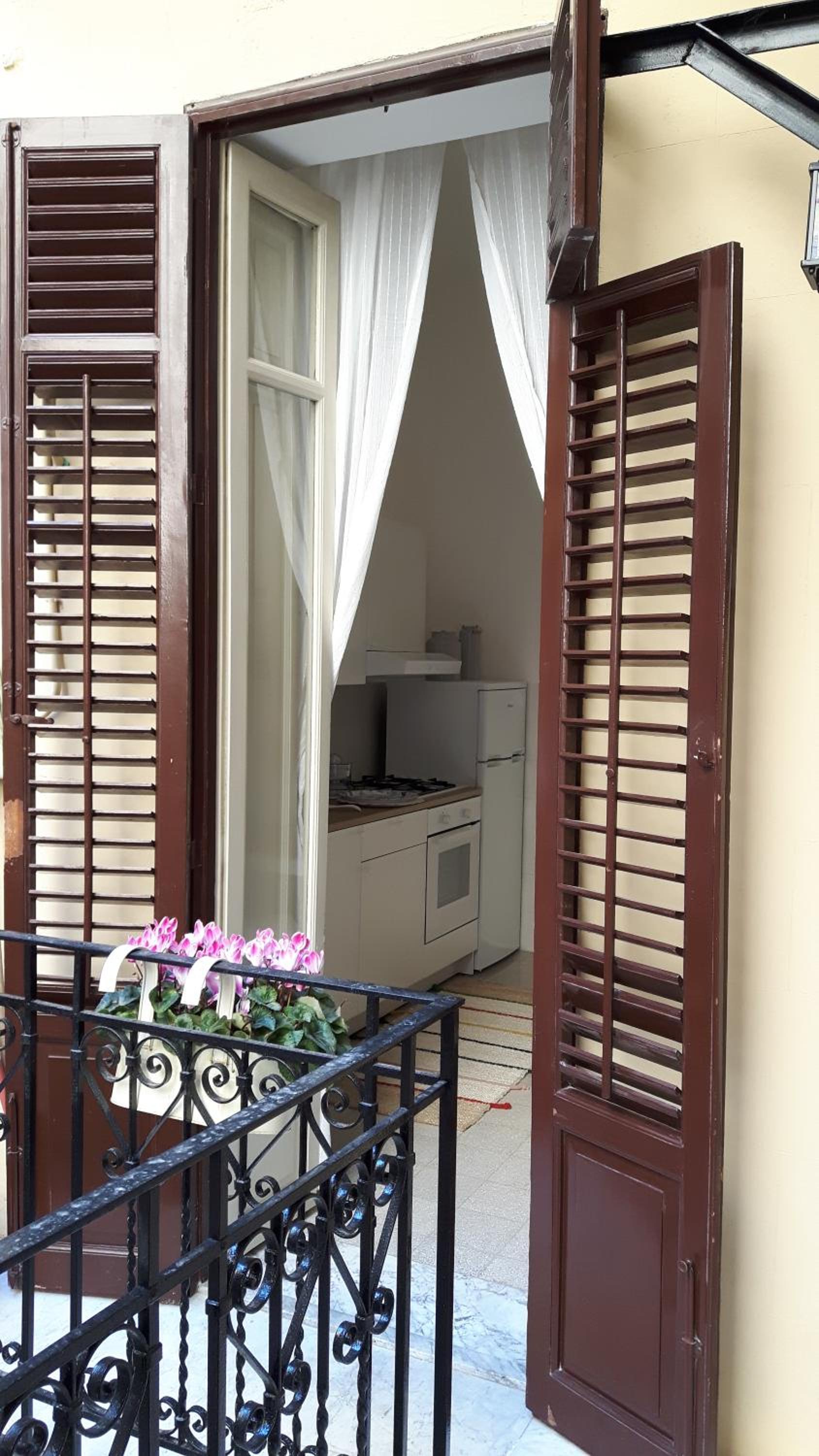 Apartment with Terrace - Photo 27