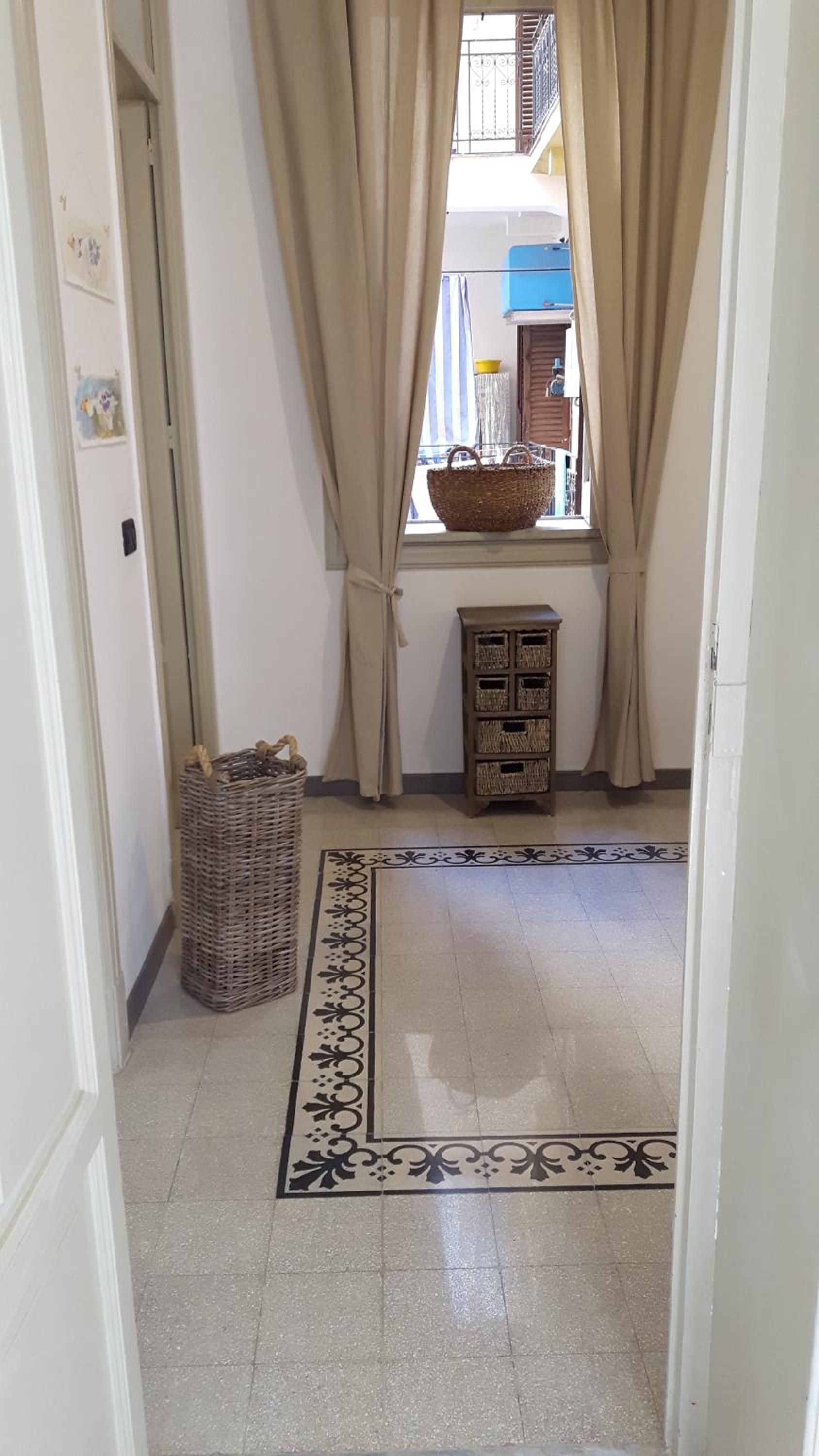 Apartment with Terrace - Photo 25