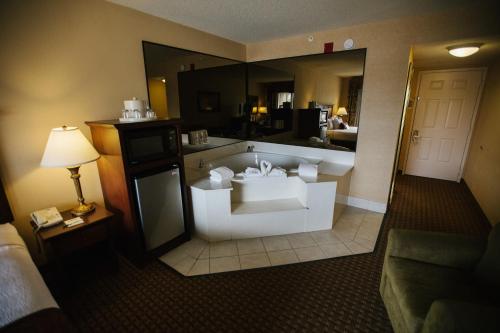 King Room with Spa Bath photo 3