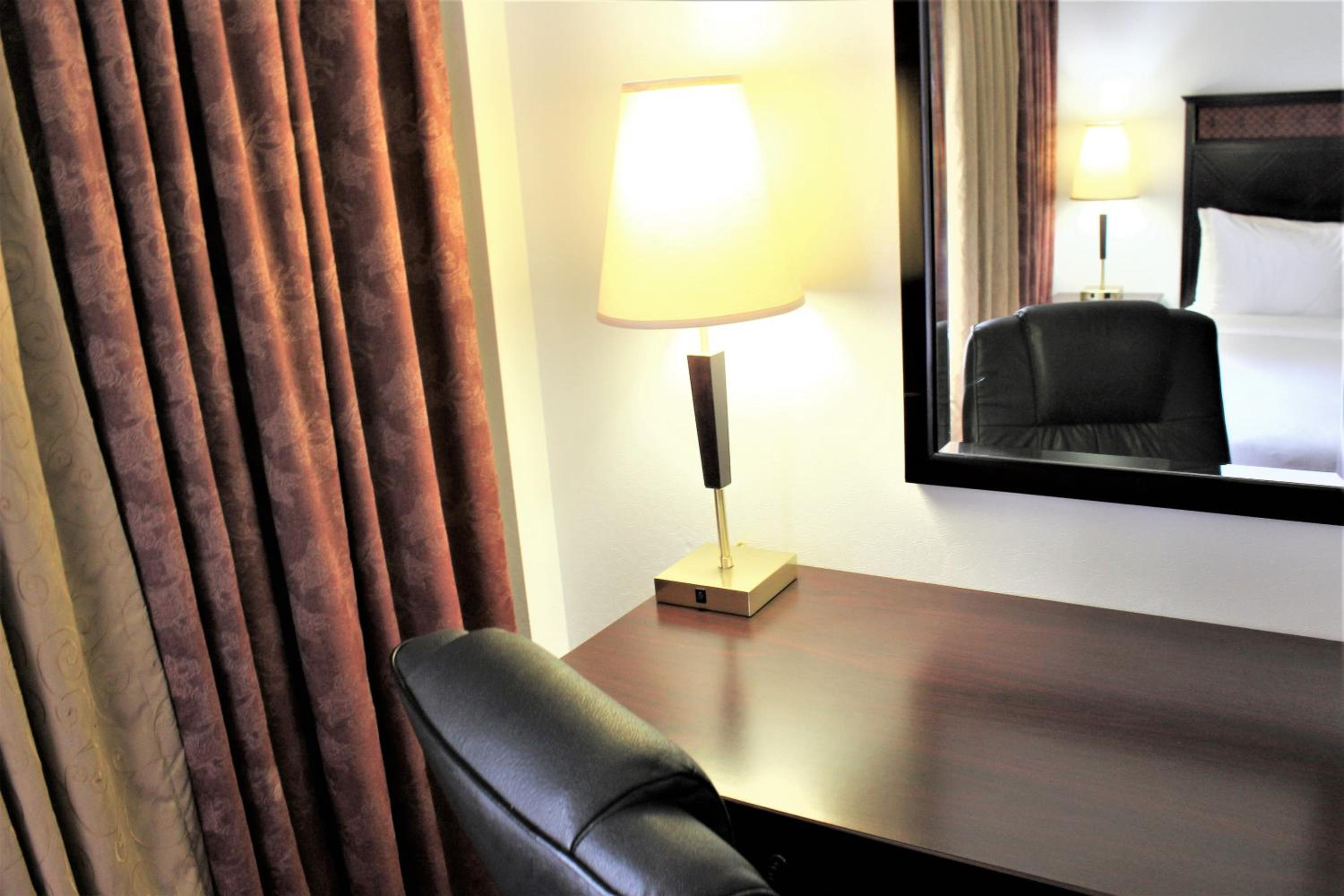 Double Room with Two Double Beds - Photo 3