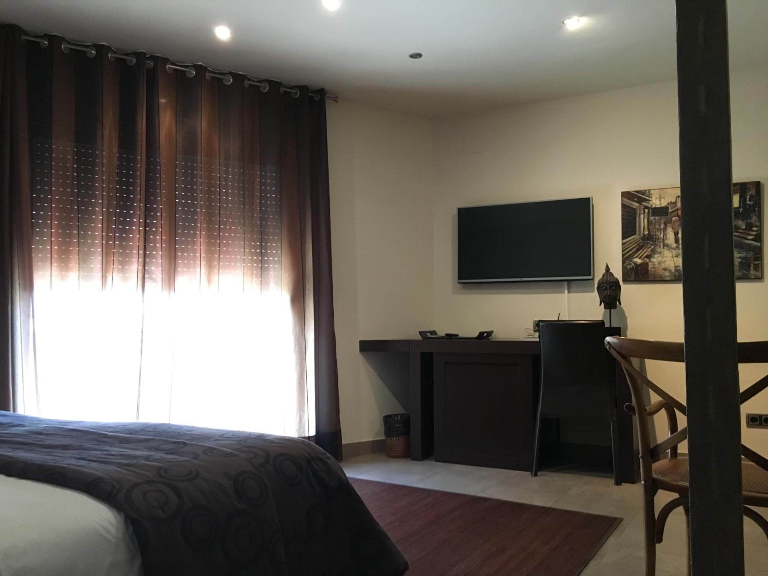 Twin Room - Photo 1