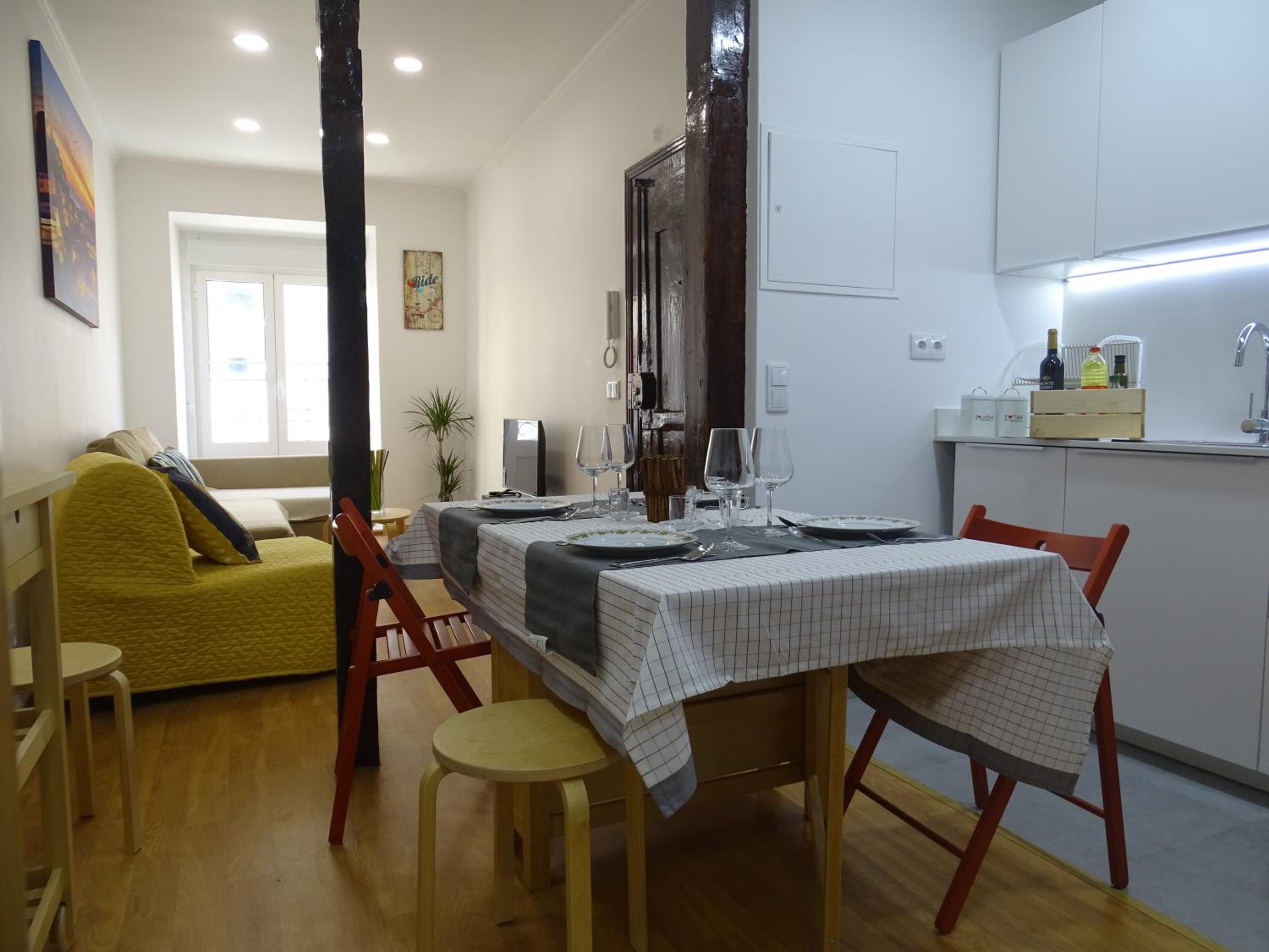 One-Bedroom Apartment - Photo 32