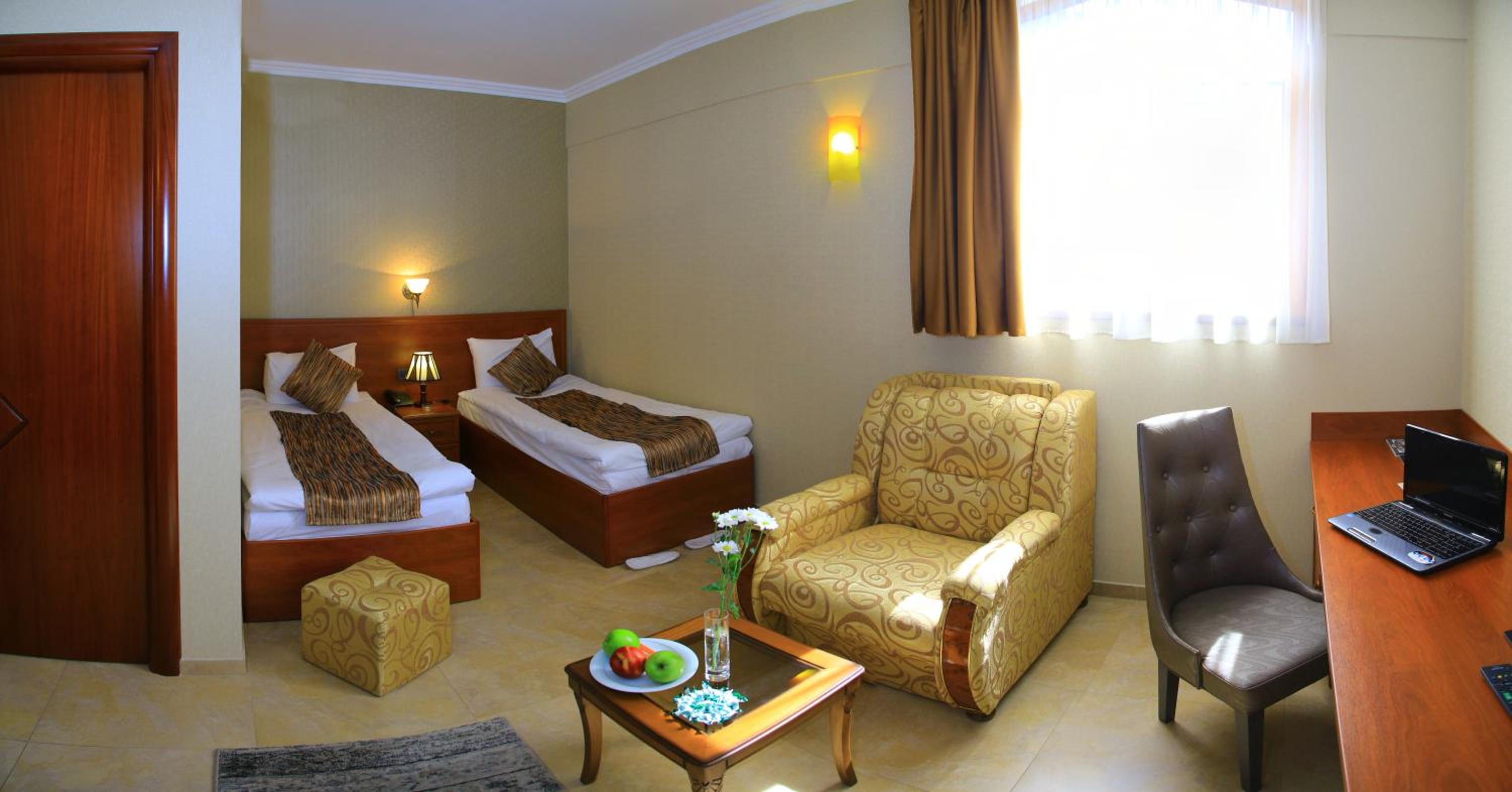 Standard Twin Room with Garden View