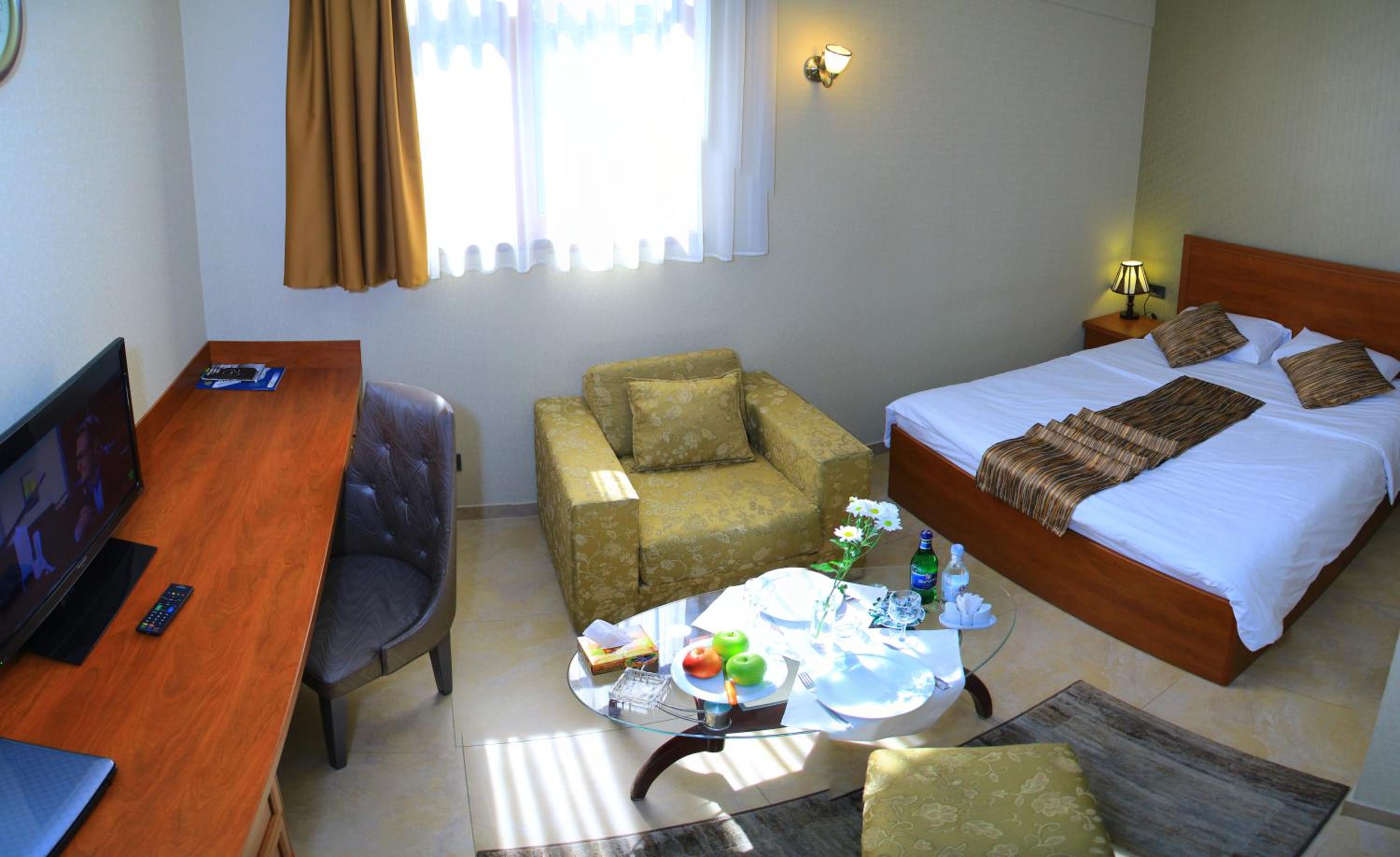 Standard Double Room with Garden View
