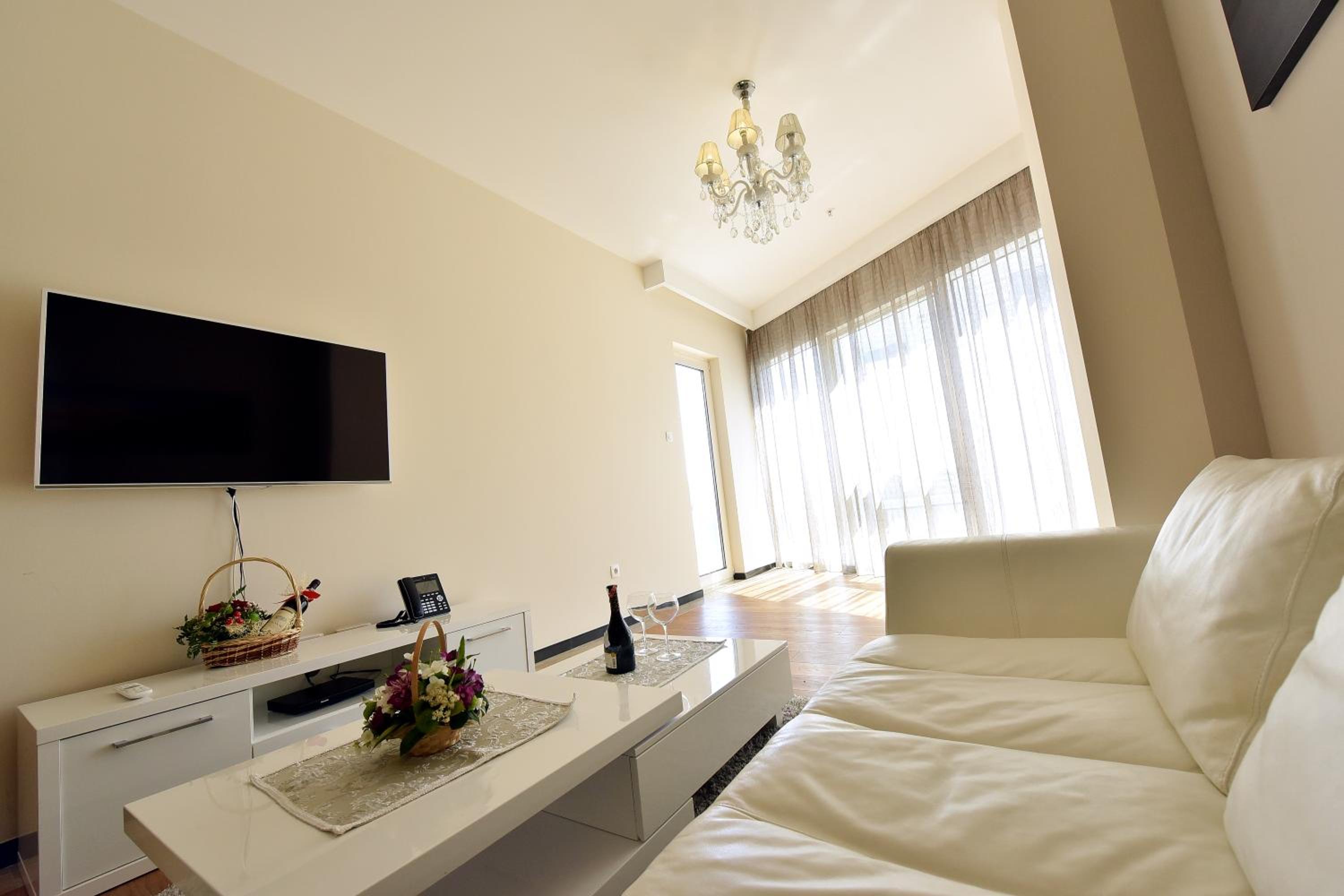 Superior Two-Bedroom Apartment with Terrace and Sea View