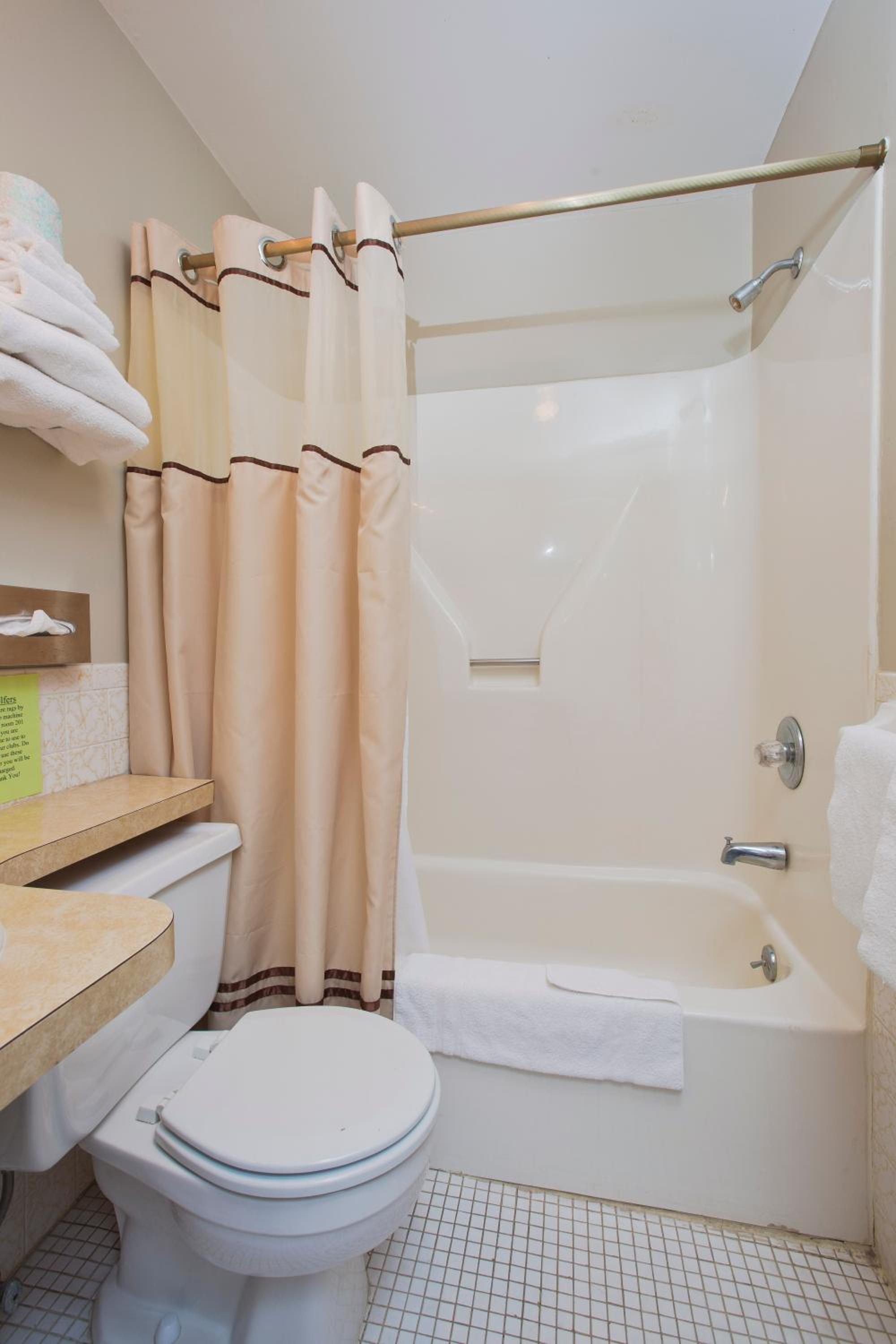 Double Room with Two Double Beds - Photo 8