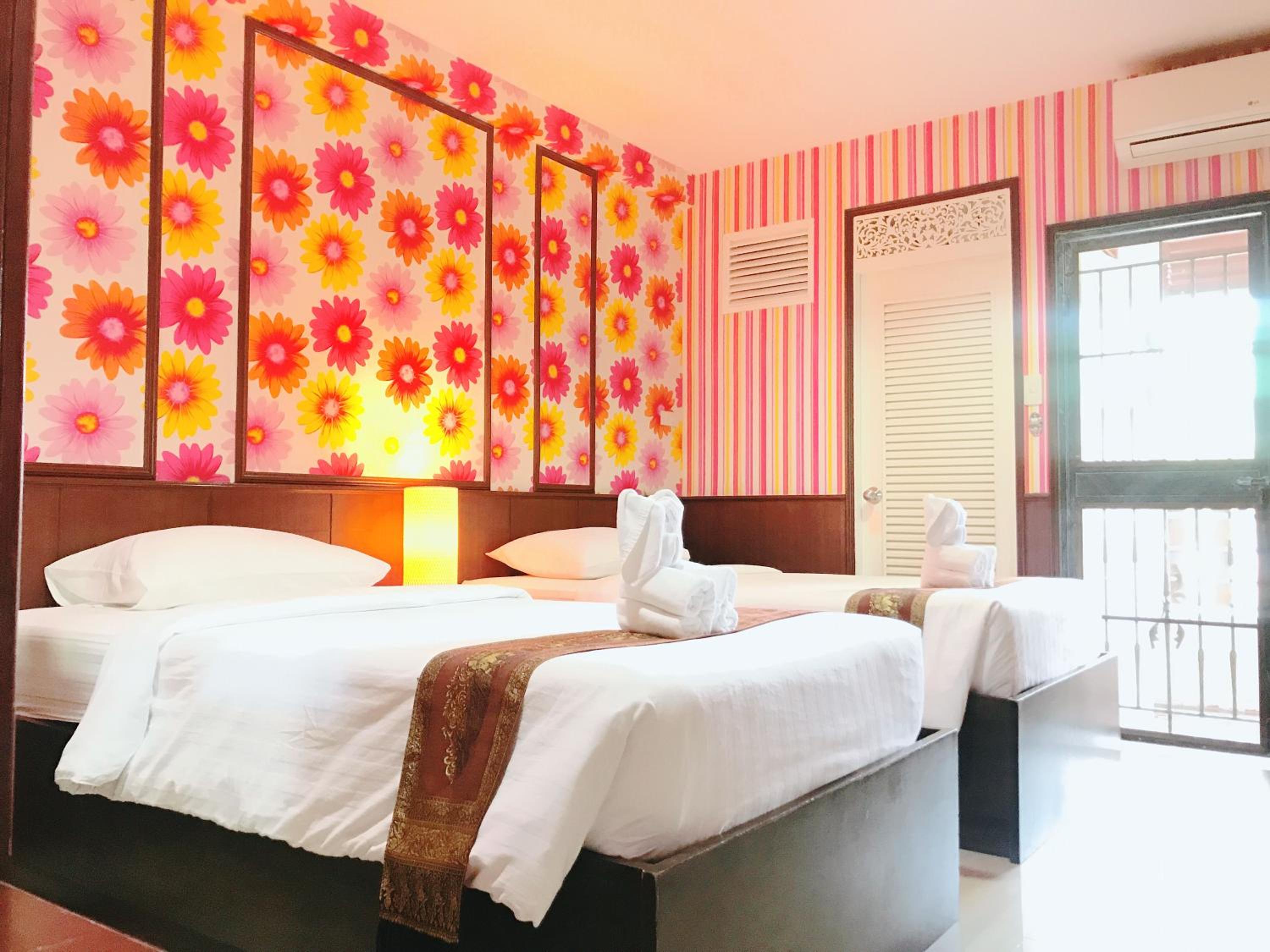 Standard Twin Room - Photo 1