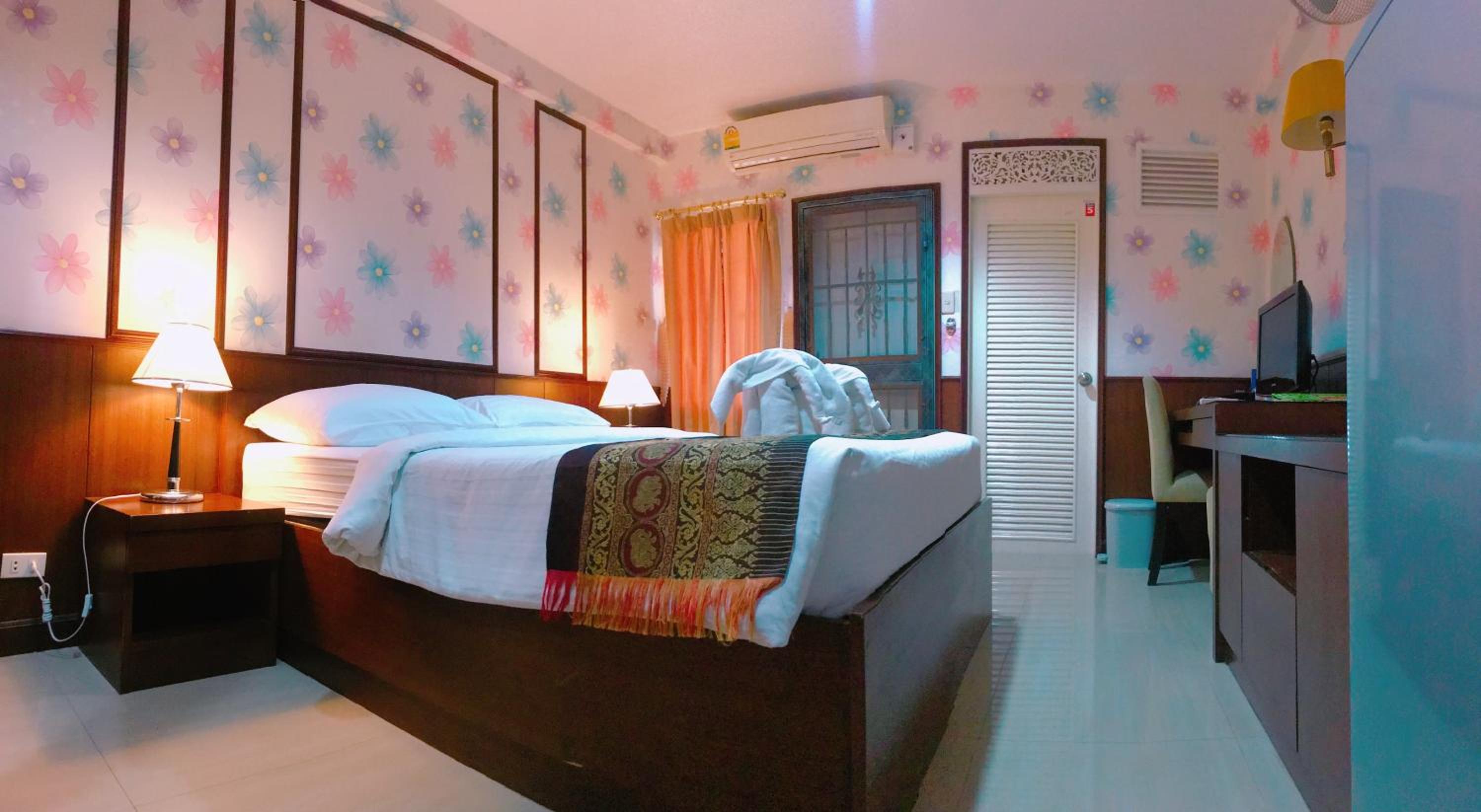 Standard Double Room - Photo 2