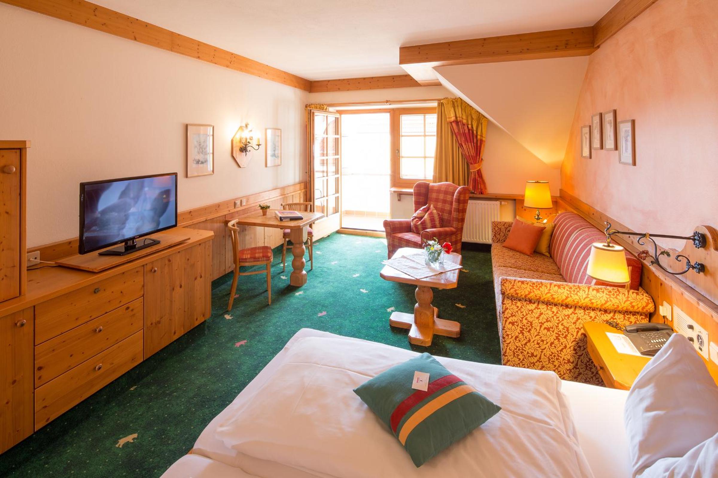 Double Room with Balcony - Photo 7