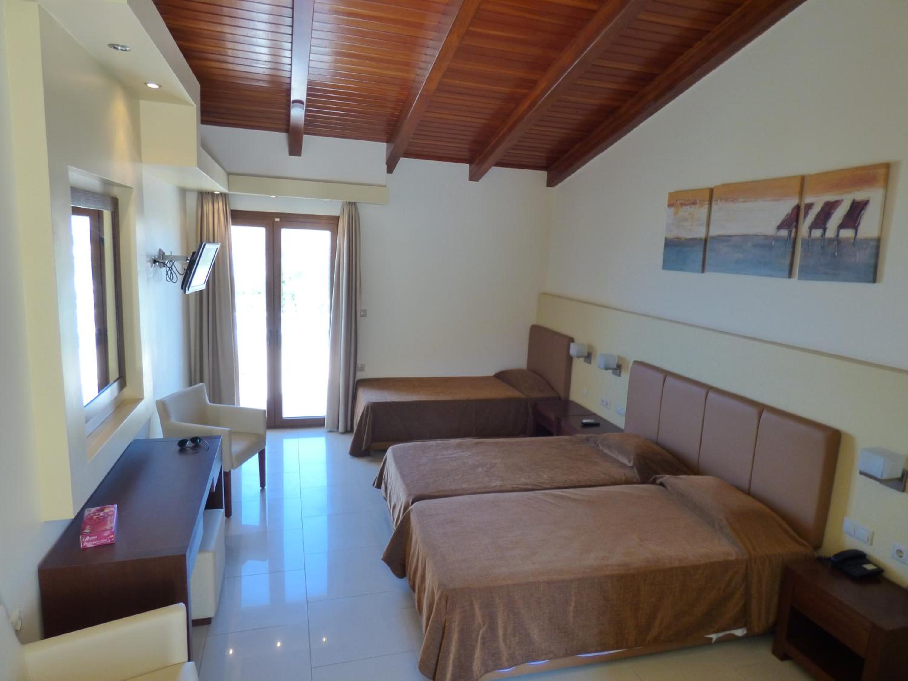Triple Room with Sea View photo 1