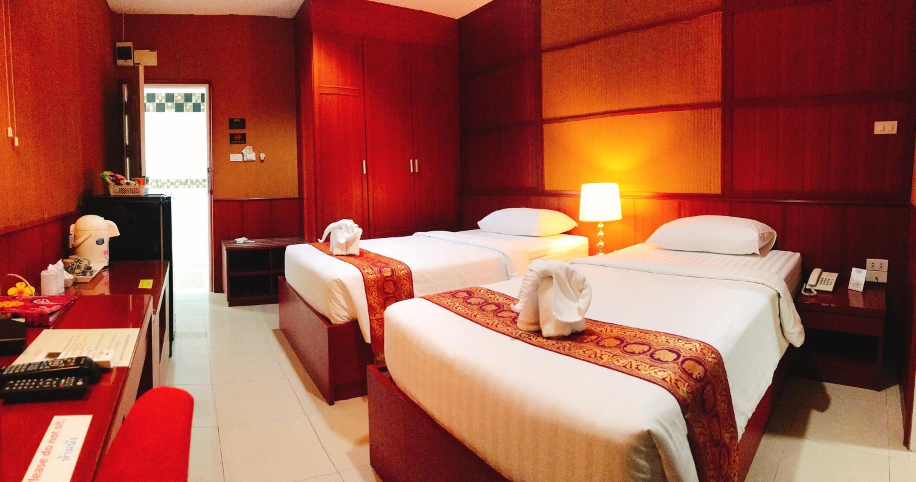 Standard Twin Room - Photo 3
