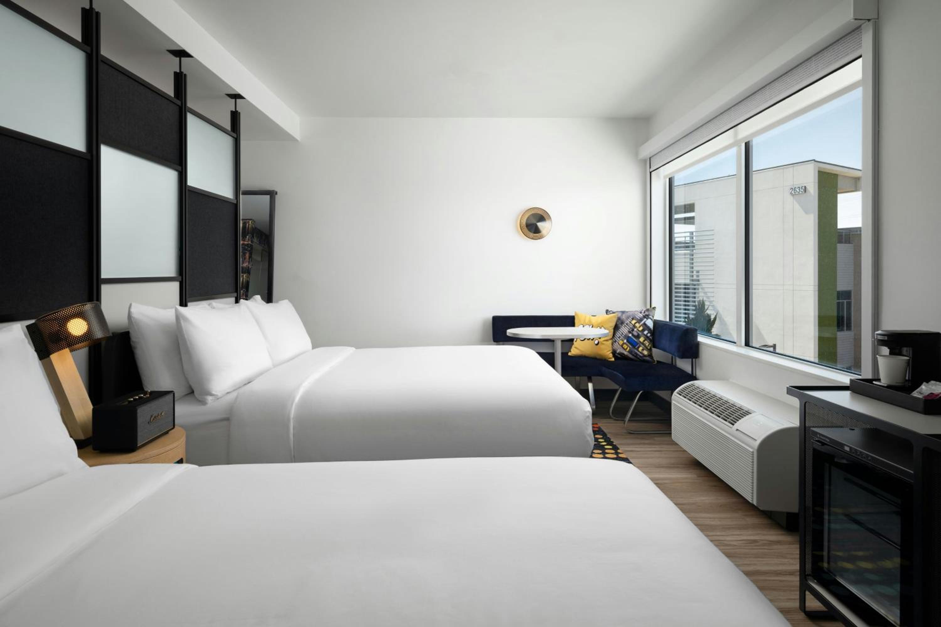 Queen Room with Two Queen Beds photo 1
