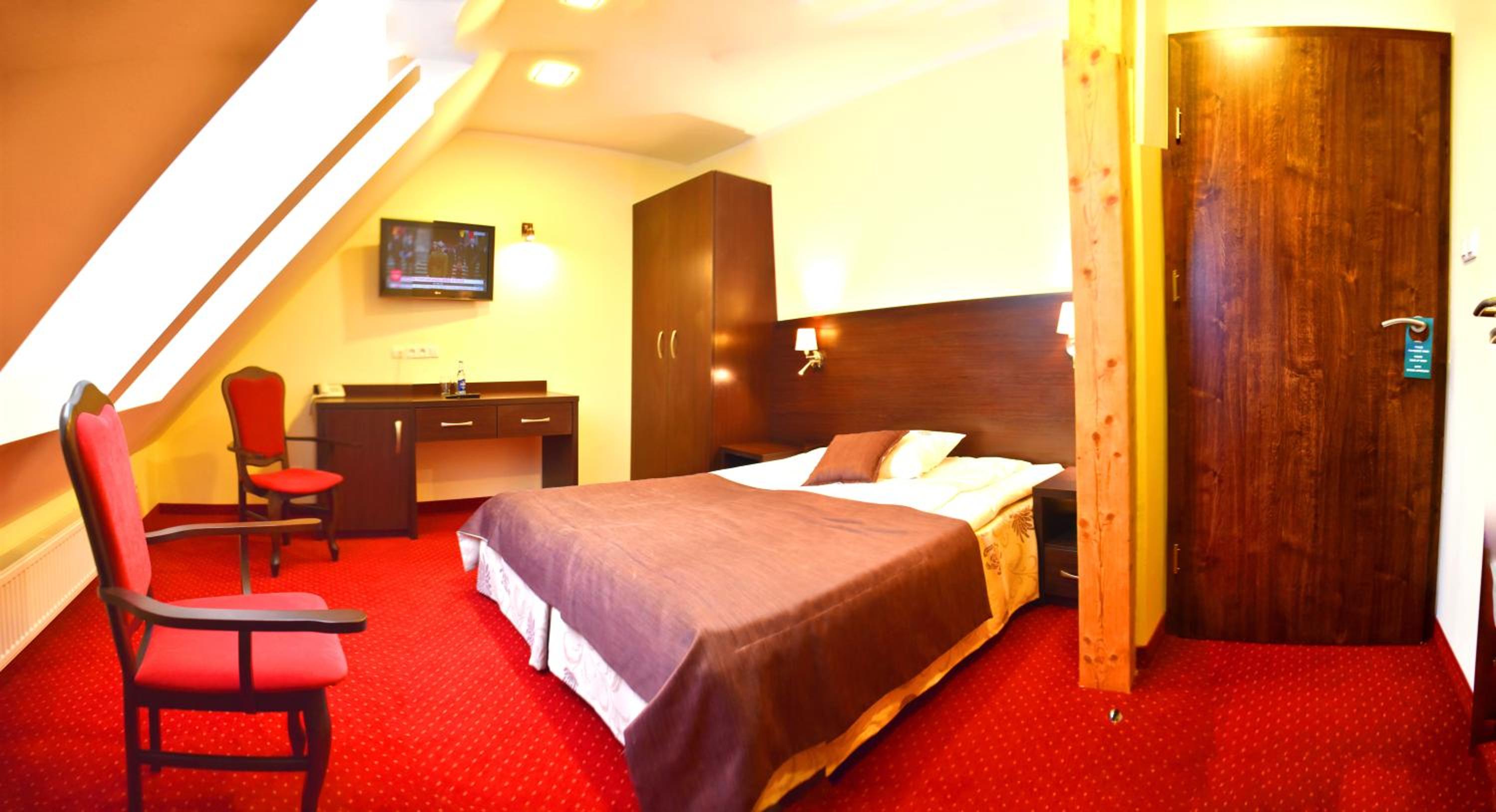 Double or Twin Room - Photo 7