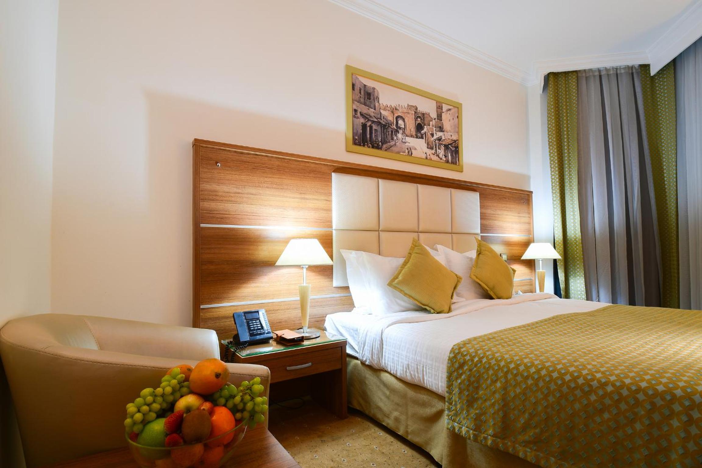 Deluxe King Room photo 2