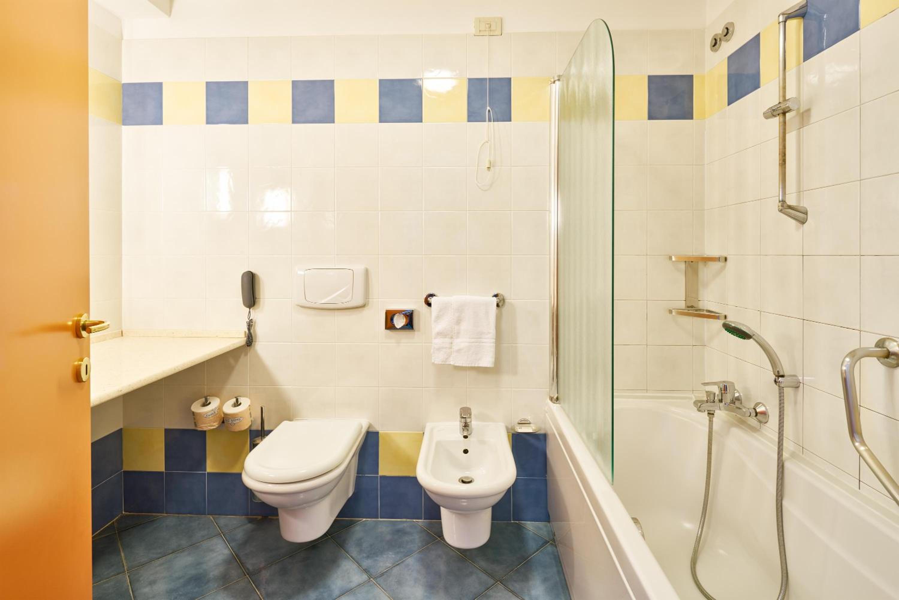 Double Or Twin Room With Balcony photo 2