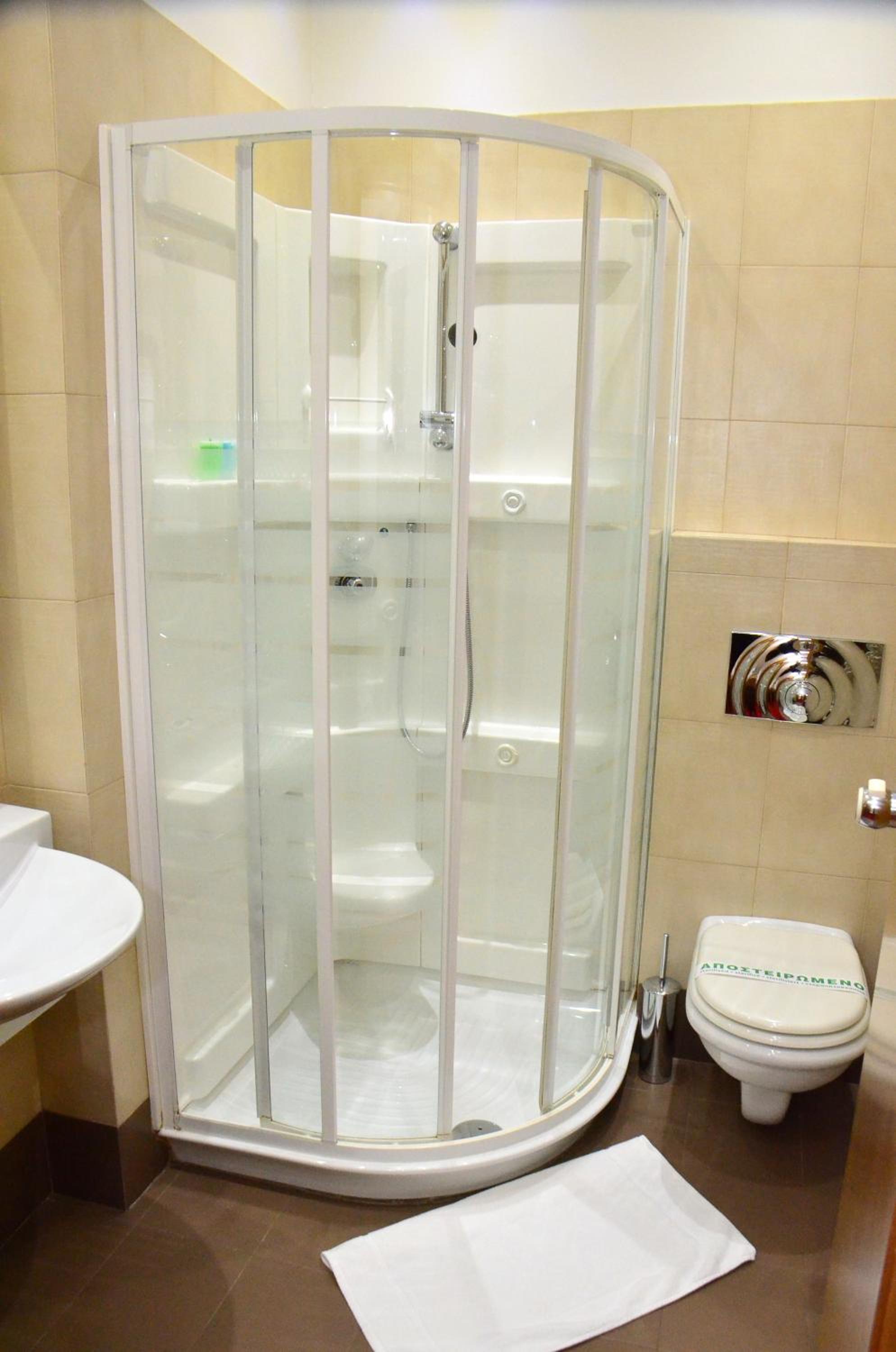 Double or Twin Room - Photo 10