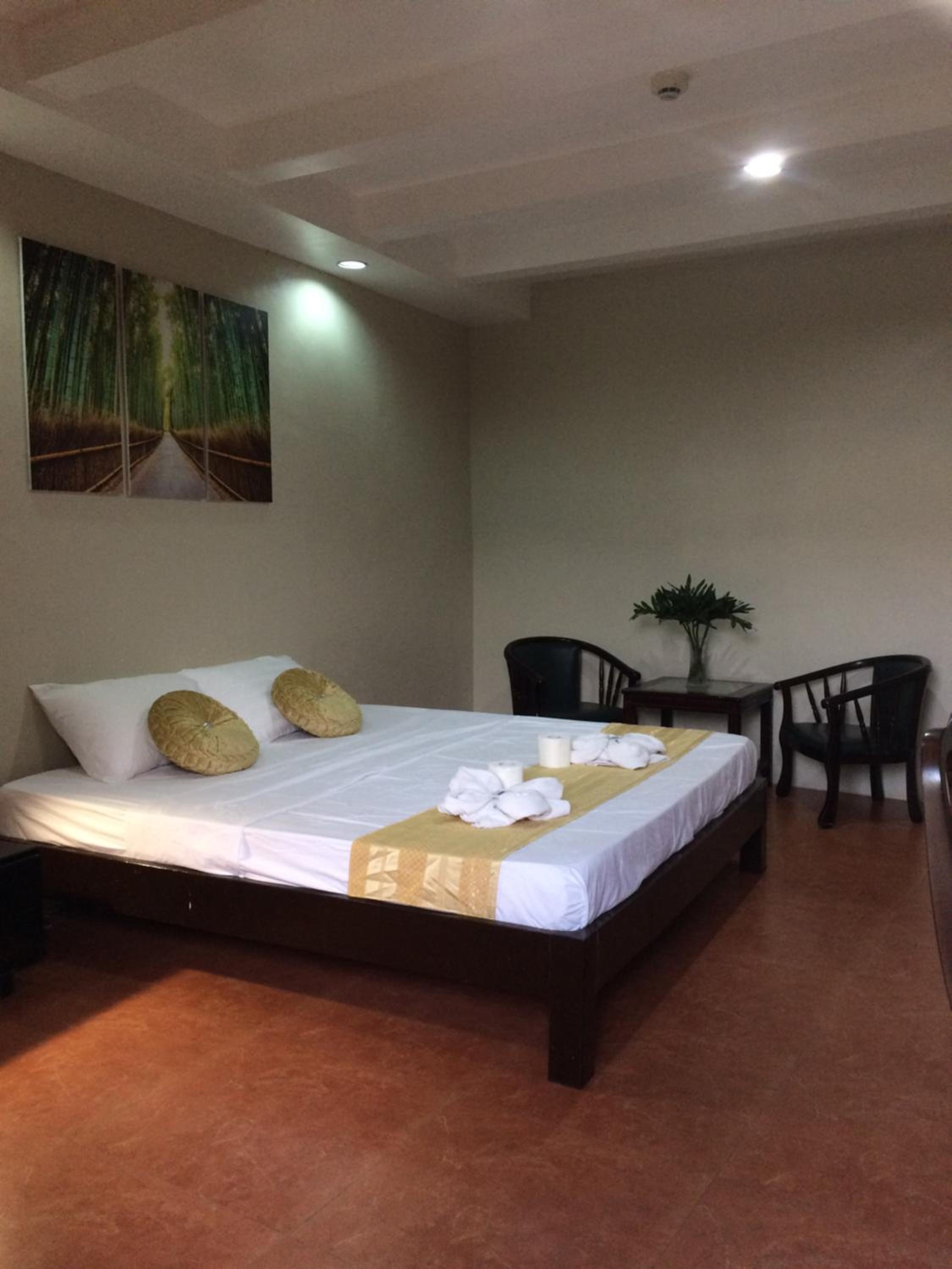 Deluxe King Room photo 1