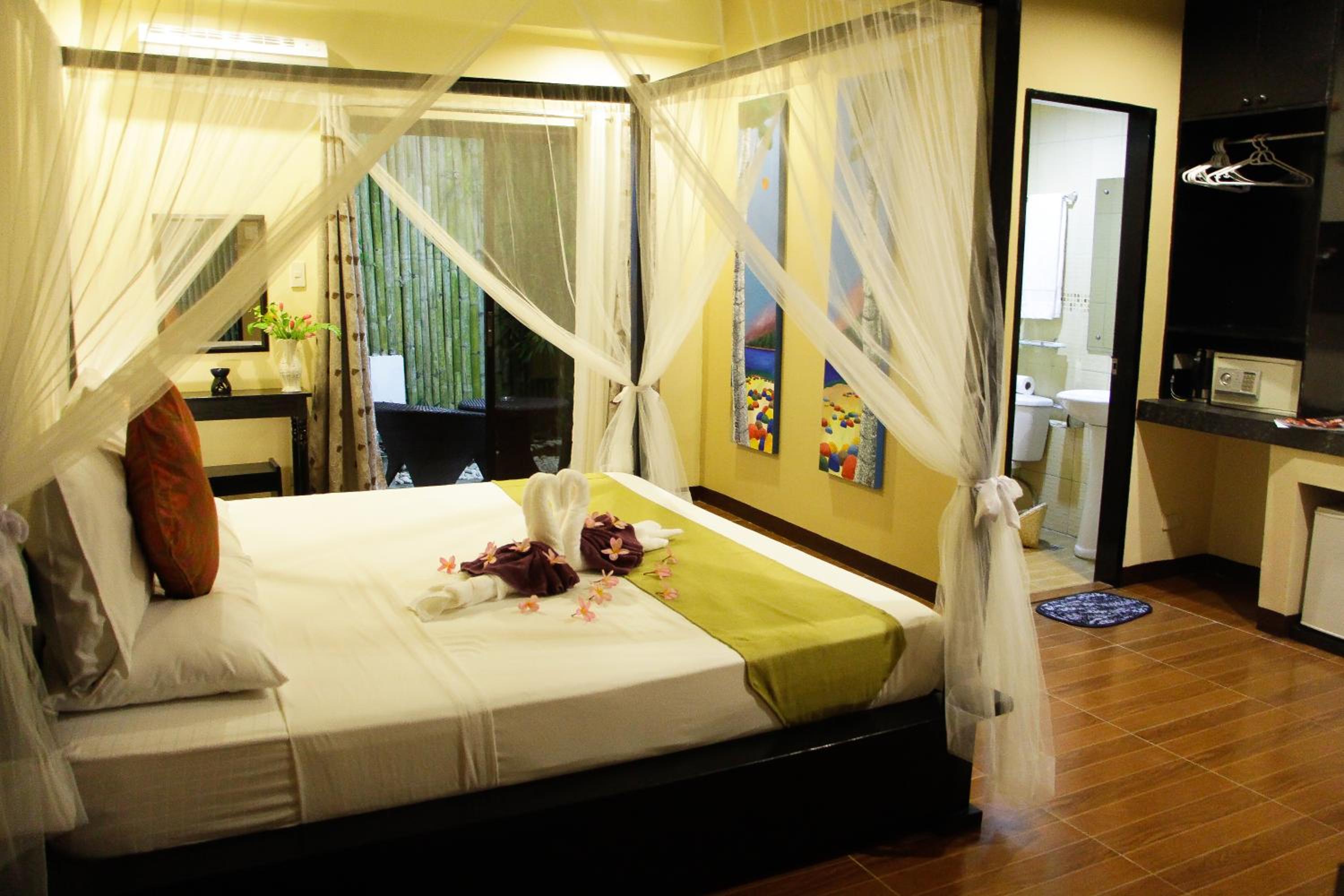 Deluxe Double Room with Garden - Photo 3