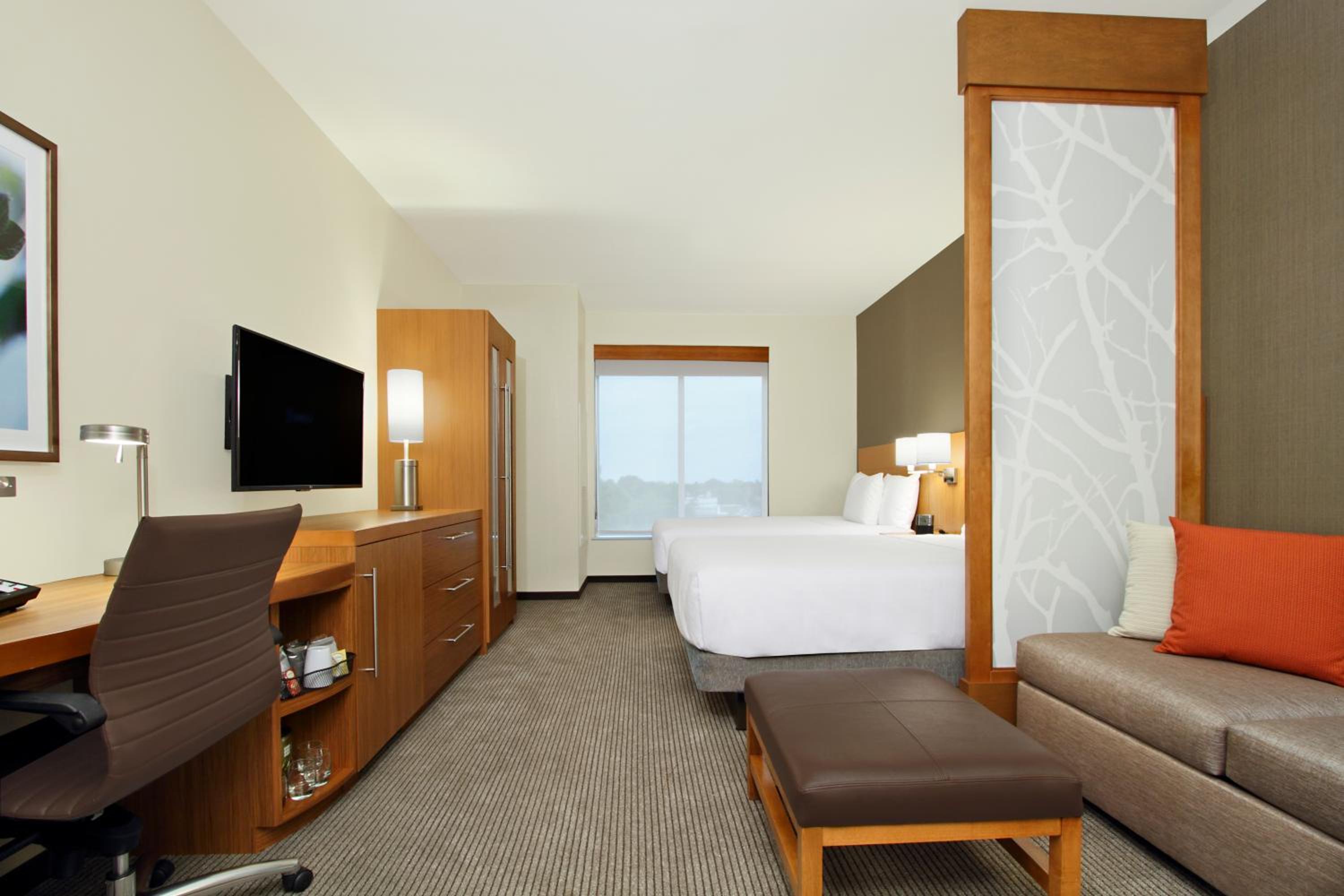 Queen Room with Two Queen Beds, Sofa Bed and Accessible Tub photo 3