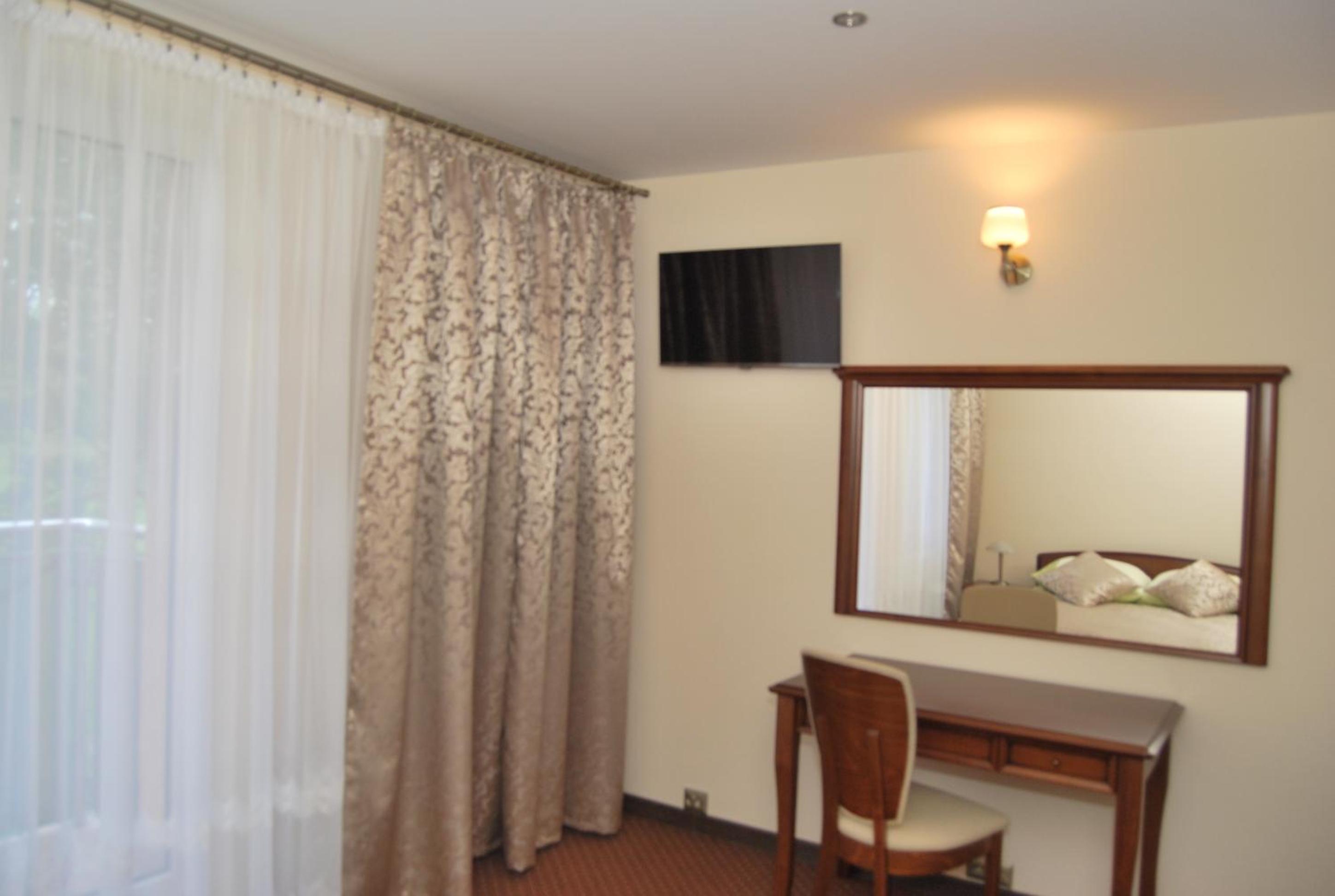 Superior Suite - Photo 5