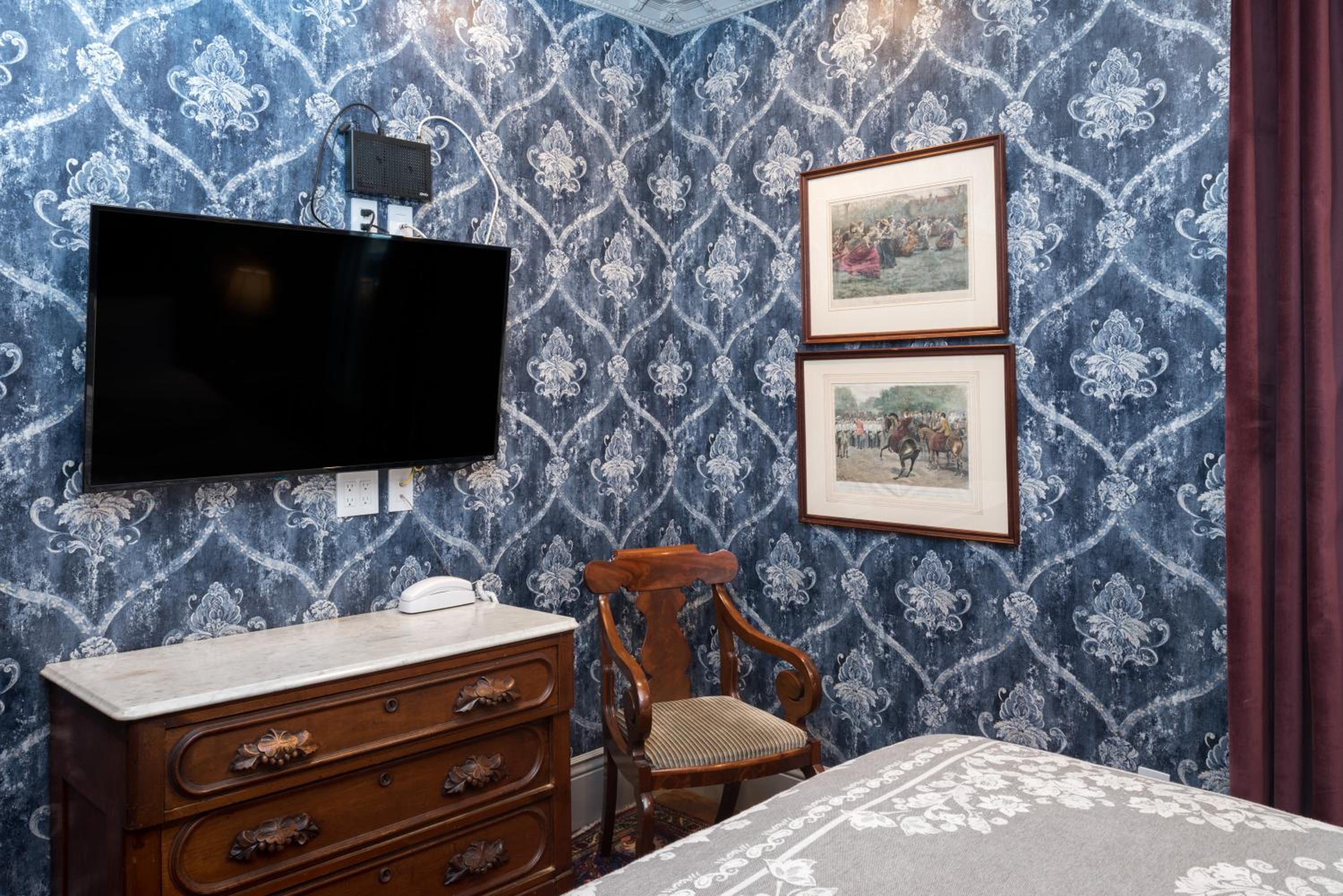Economy Double Room - Photo 4