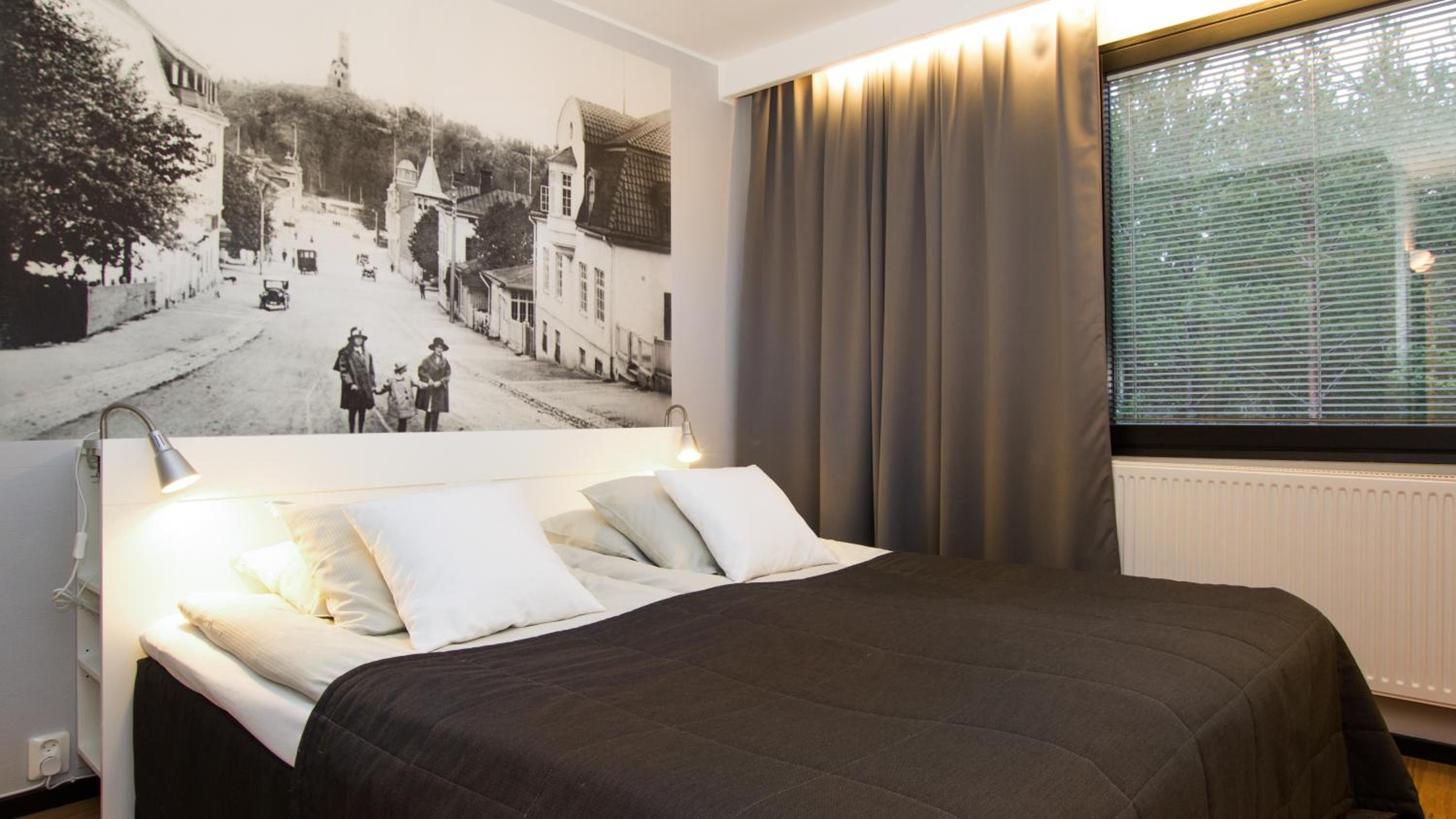 King Suite with Sofa Bed - Photo 11