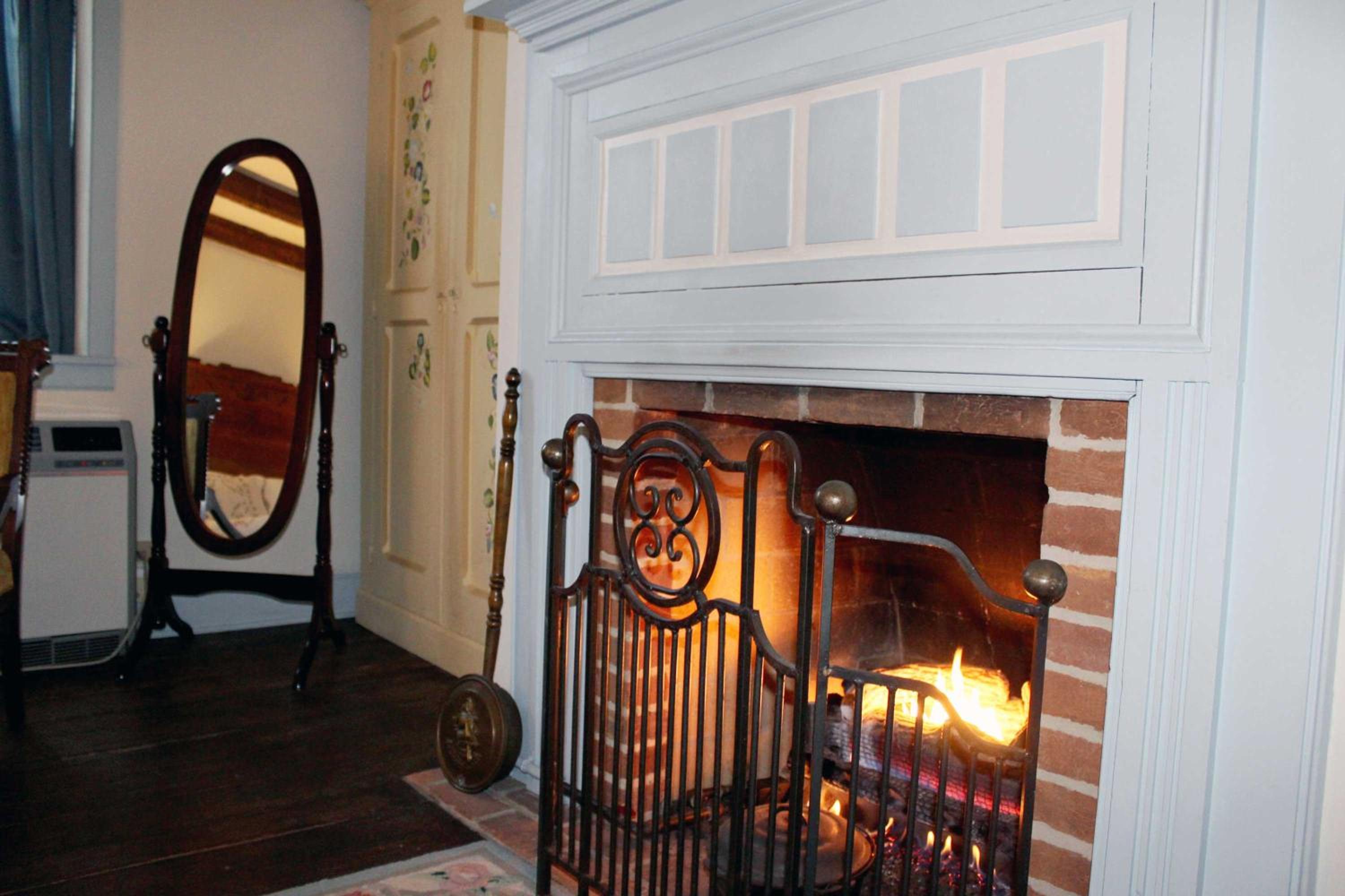 Queen Room photo 3