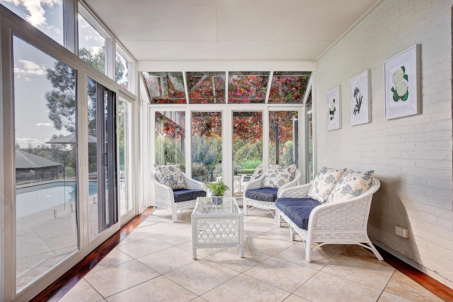 Four-Bedroom House - Evanslea House - Photo 7