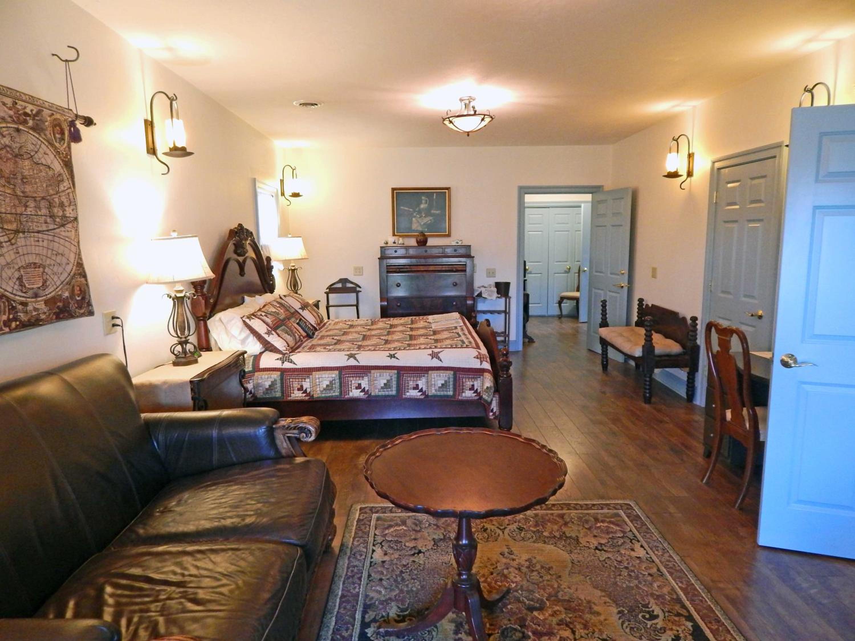 Deluxe King Room