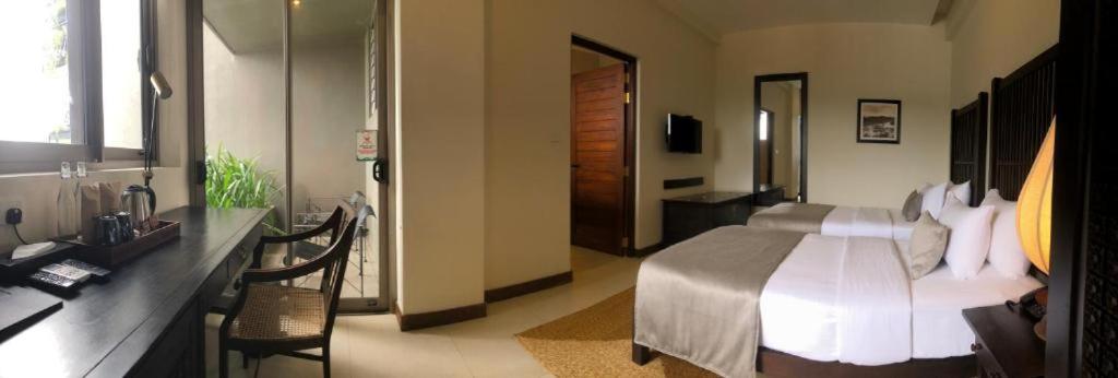 Twin Room with Pool View