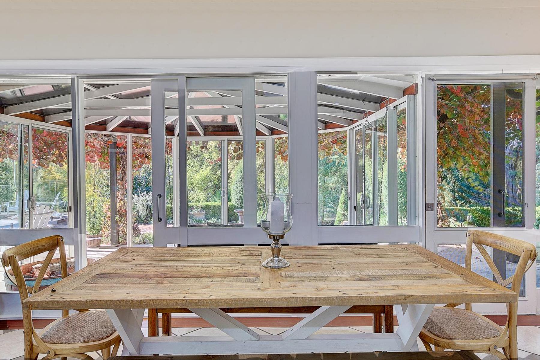 Four-Bedroom House - Evanslea House - Photo 9