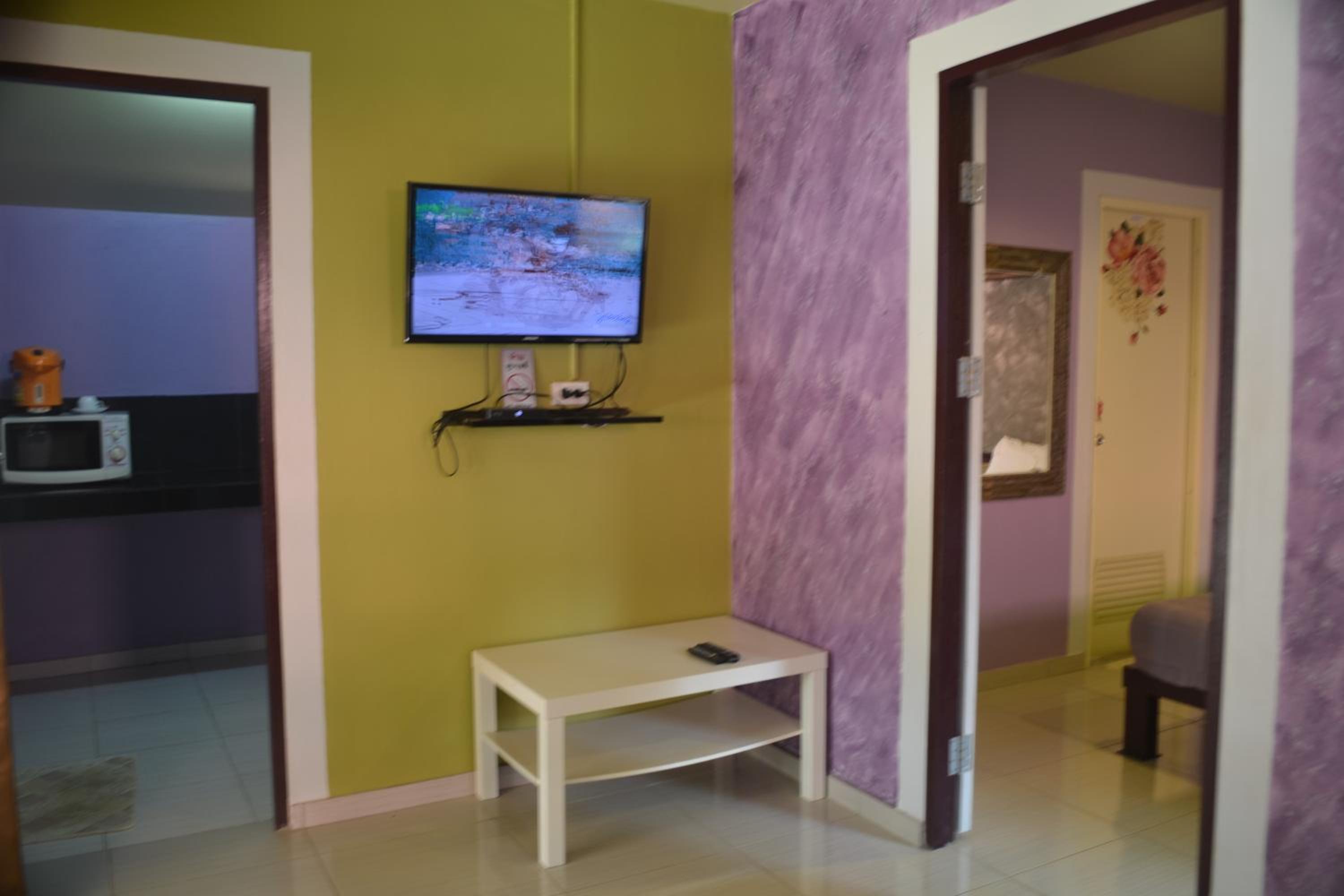 Deluxe Bungalow with Garden View photo 3
