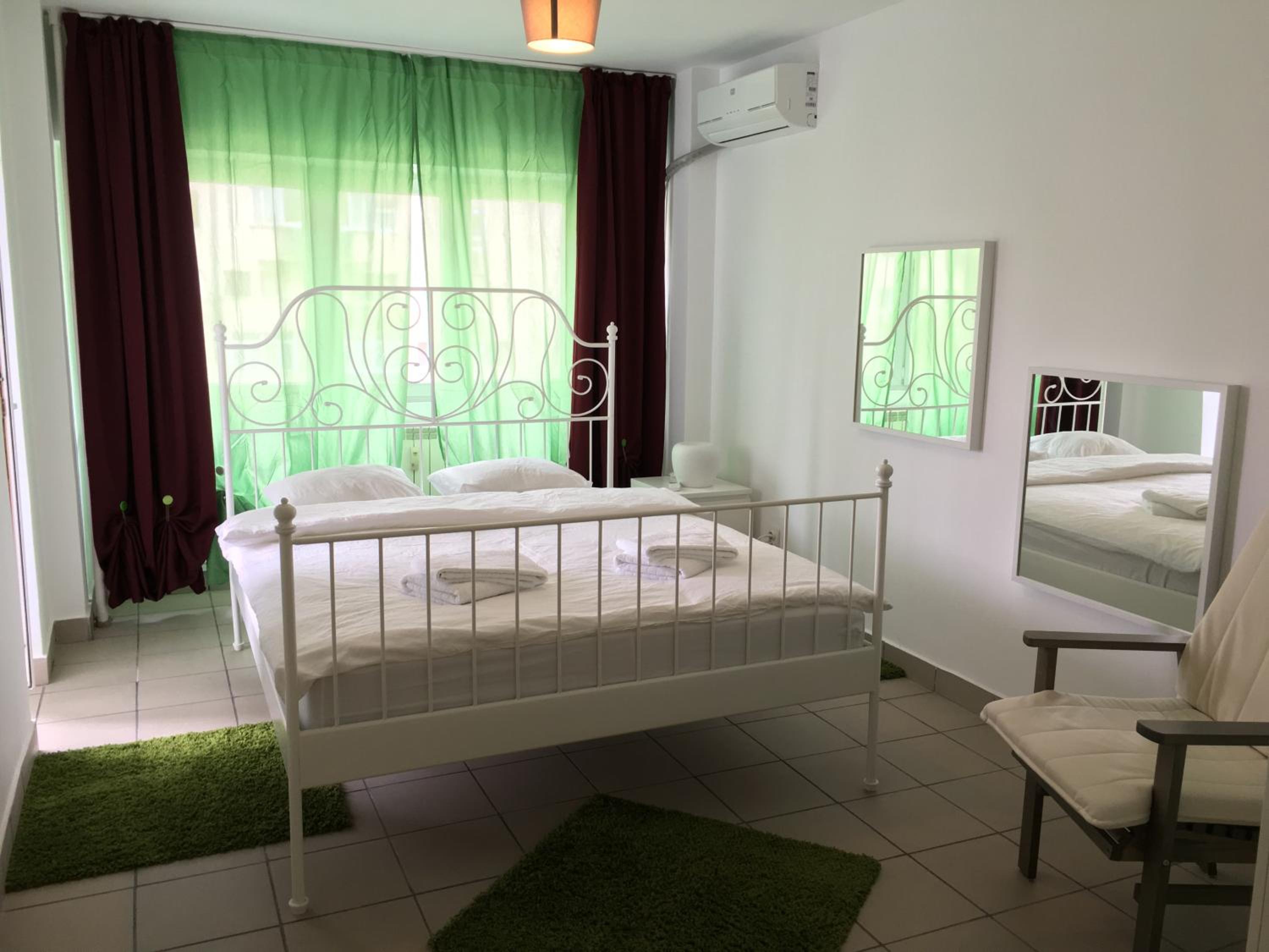 Apartment with Terrace - Photo 16
