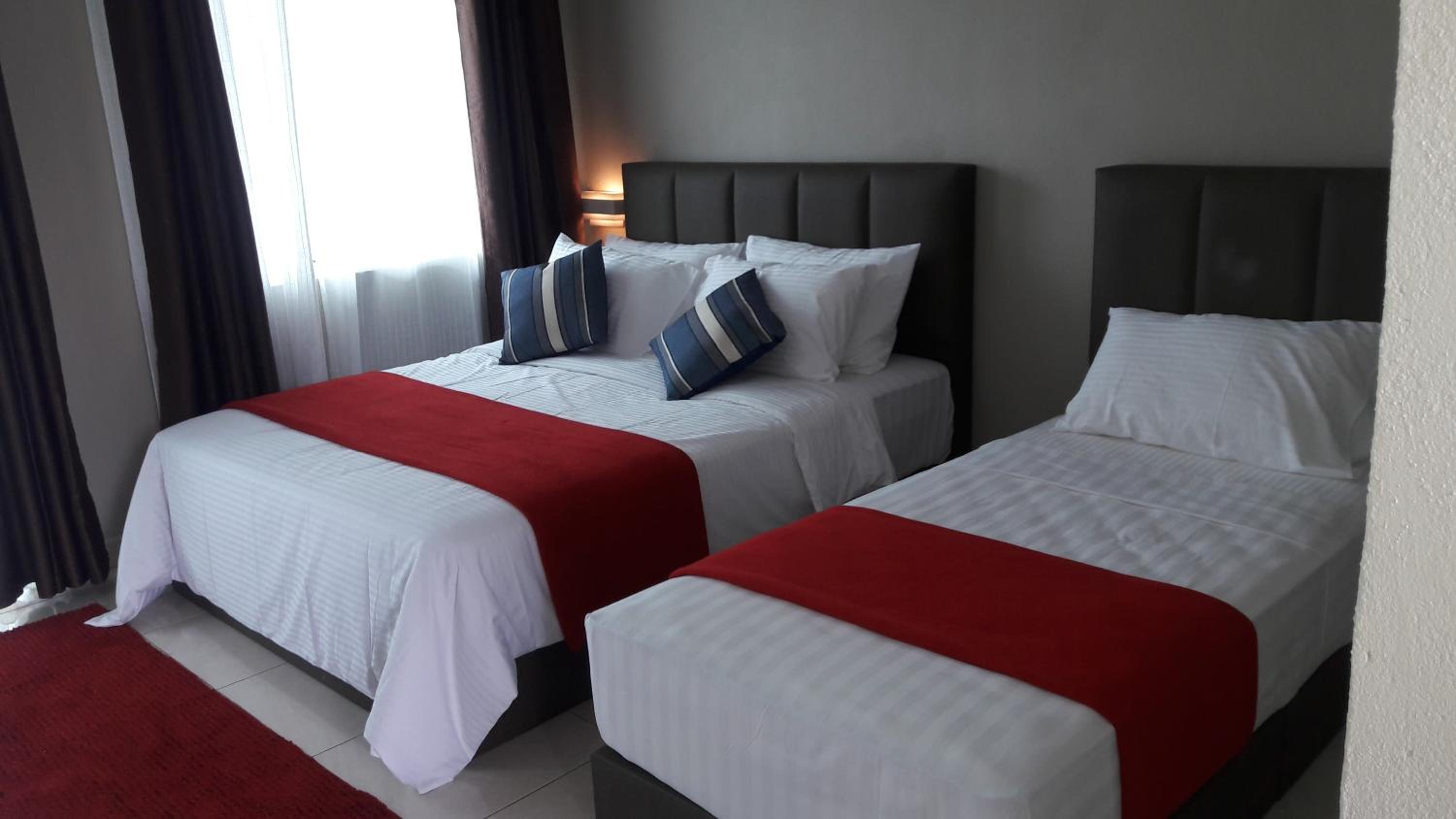 Superior Triple Room photo 3