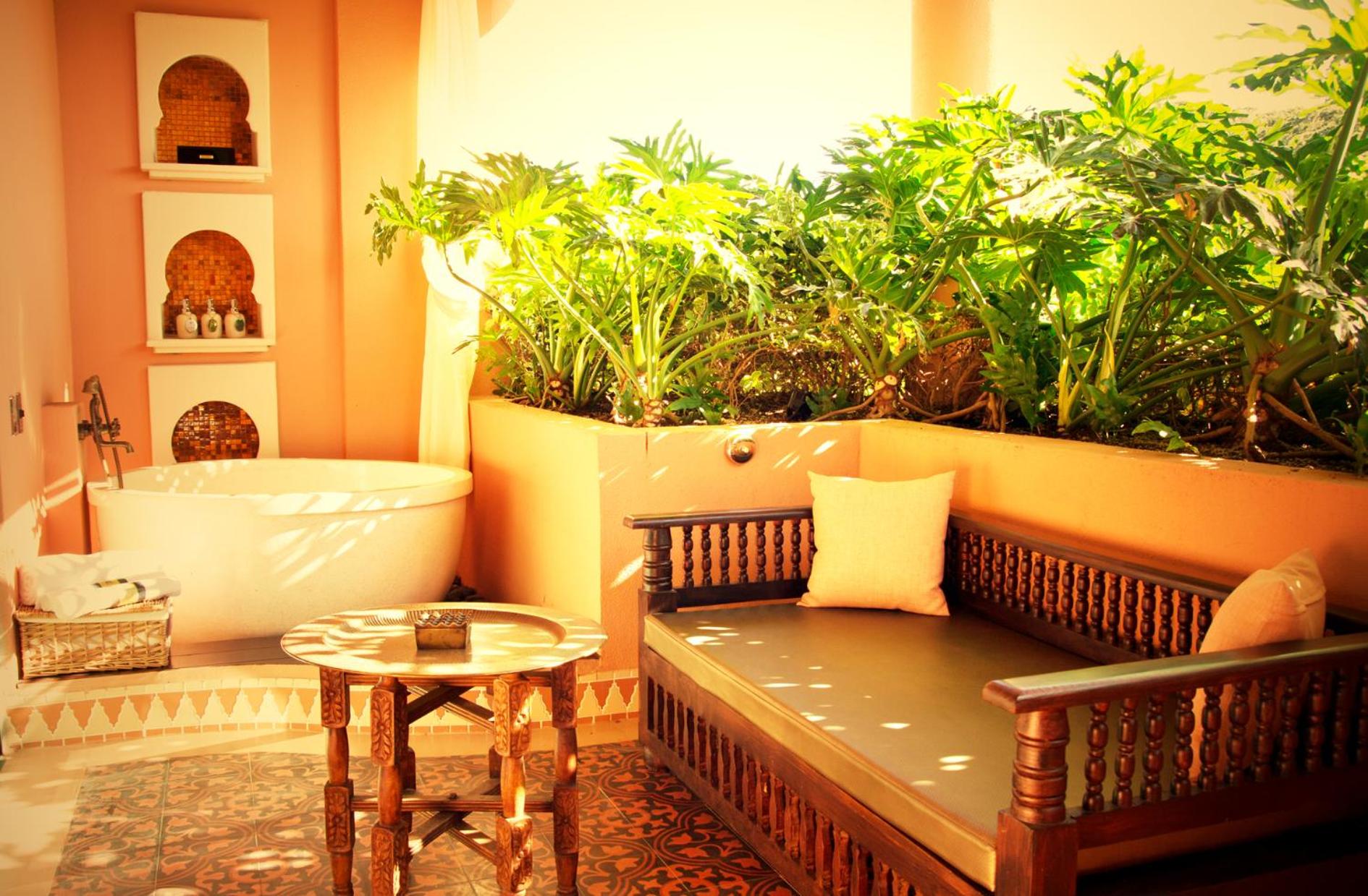 Staycation Offer - Room Selected at Check-In with Free Benefits