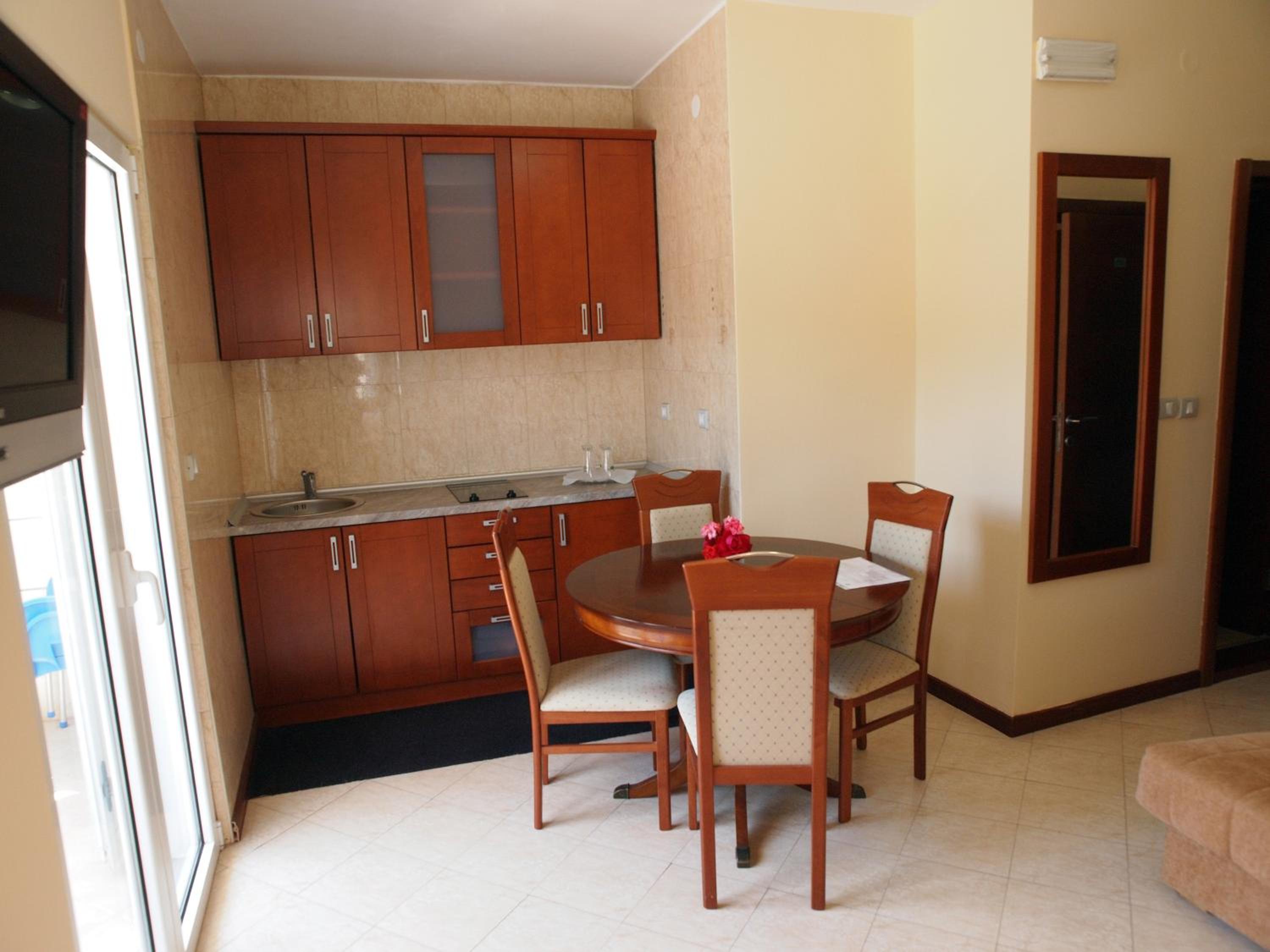 Two-Bedroom Apartment with Sea View - Photo 11