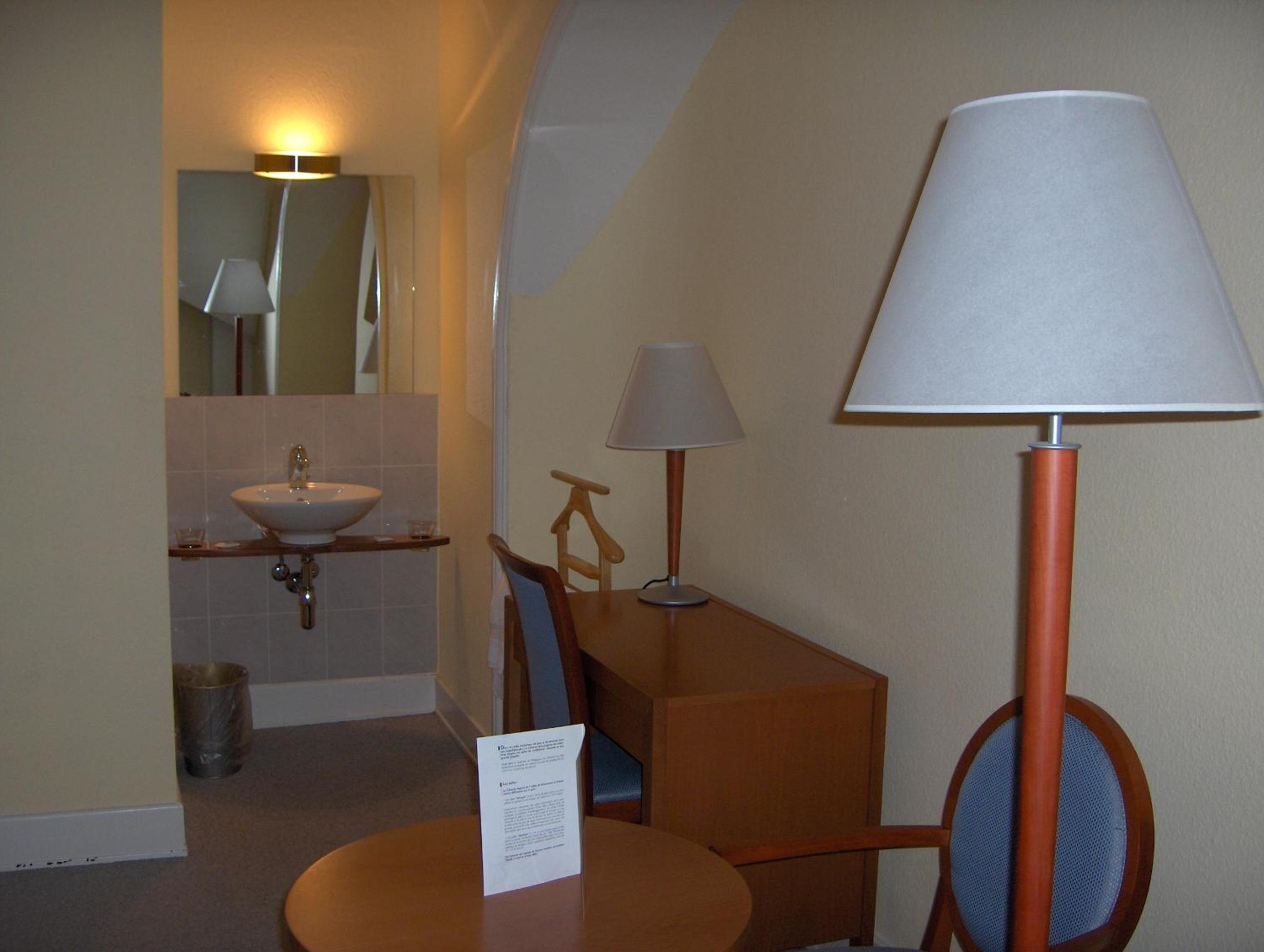 Triple Room with Shared Bathroom and Park View photo 2
