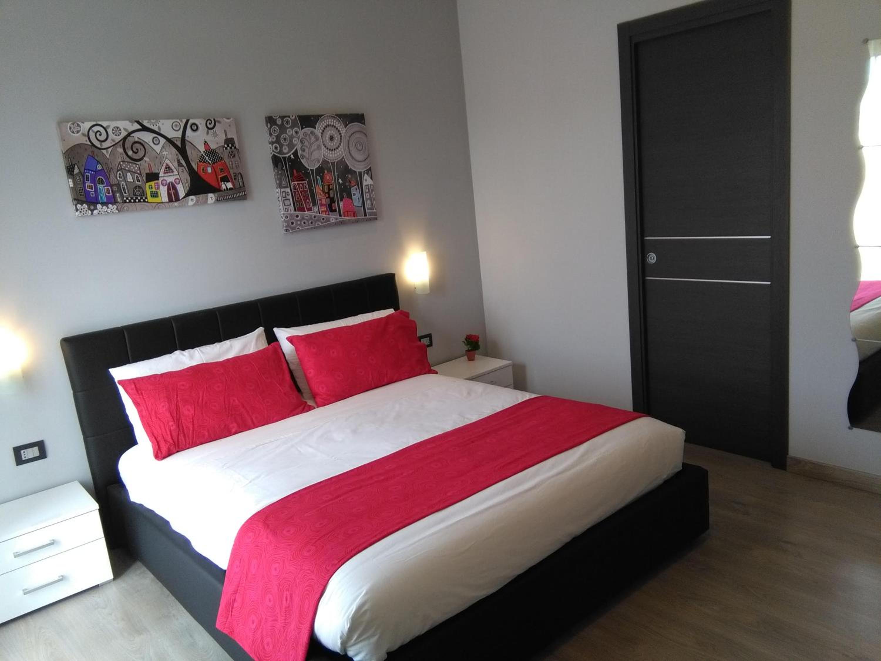 Deluxe Double or Twin Room with City View - Photo 2