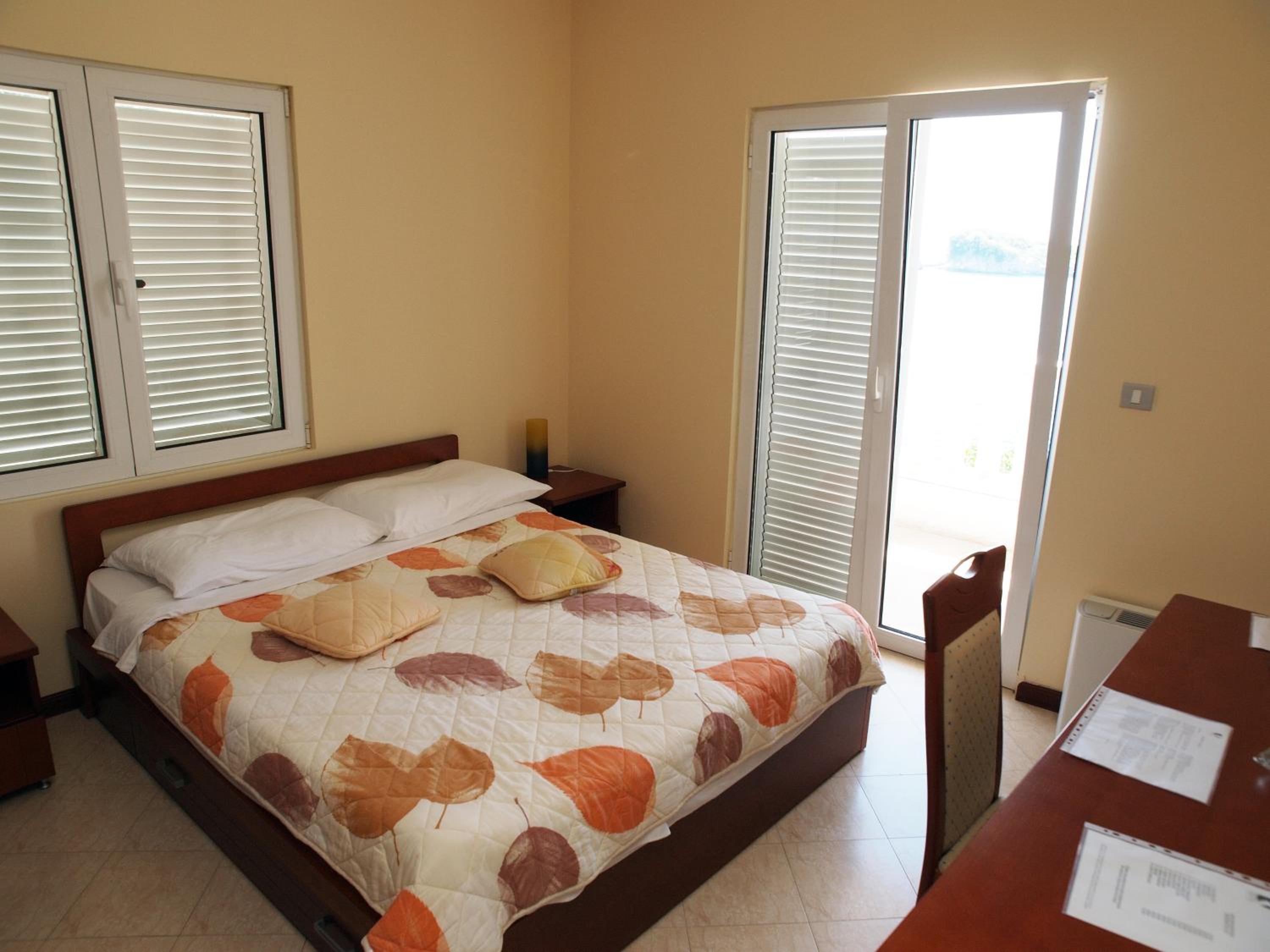 Double Room with Balcony and Sea View - Photo 1
